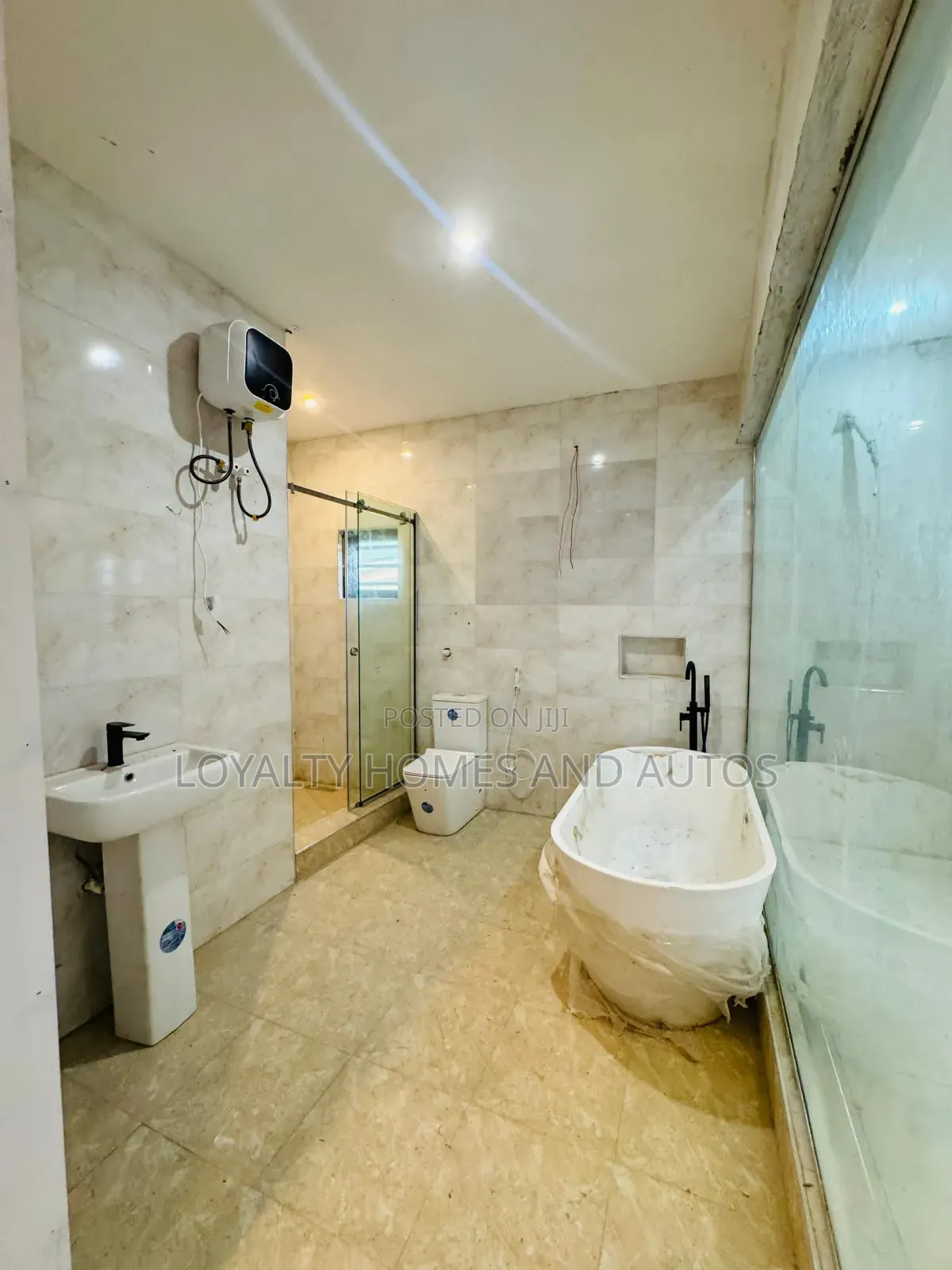 4bdrm Semi Detached Duplex in Surulere Lagos for Sale in Surulere
