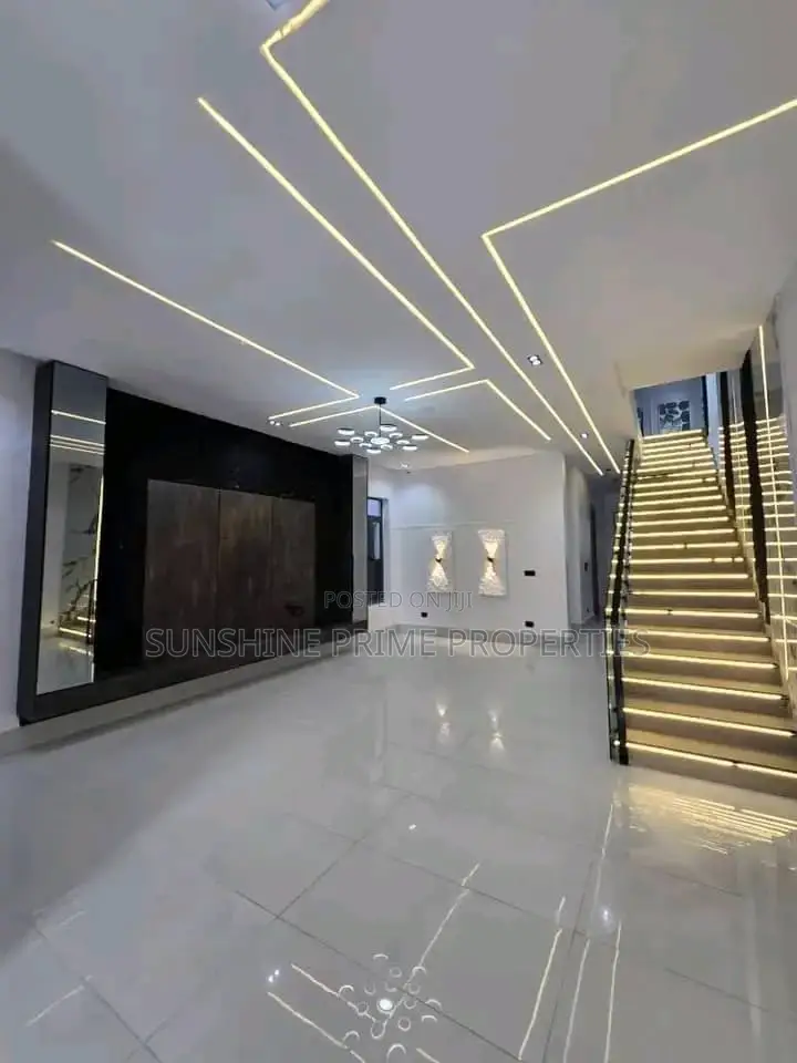 5bdrm Duplex in Ajah Lekki for sale in Ajah