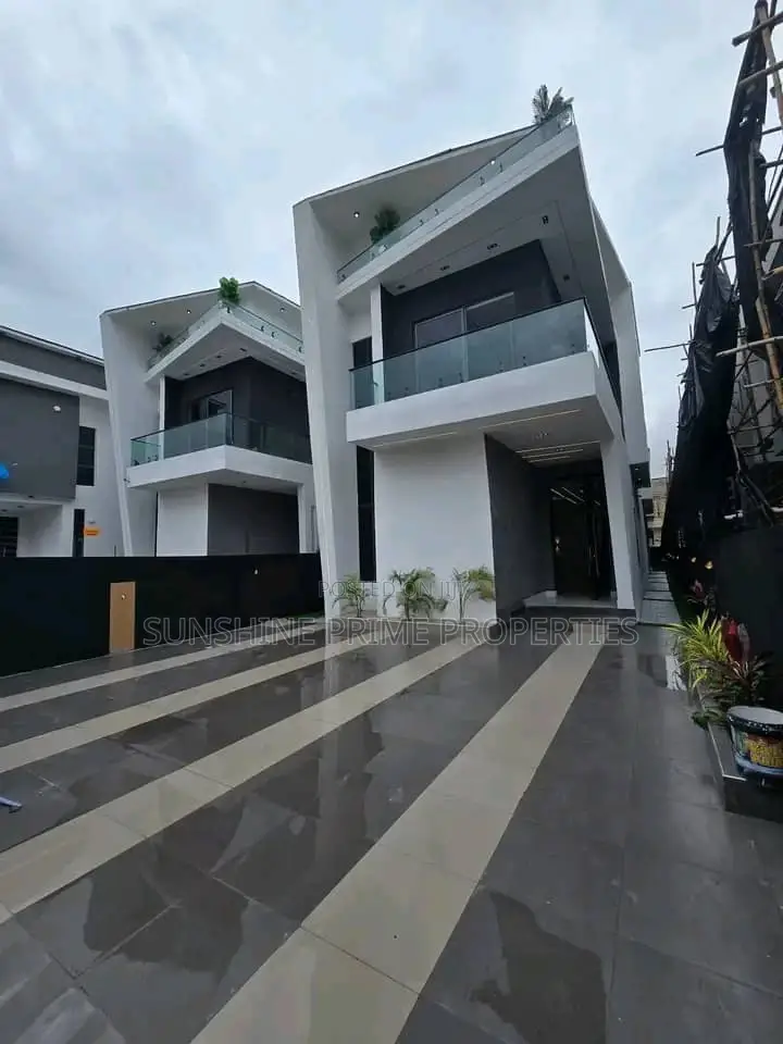 5bdrm Duplex in Ajah Lekki for sale in Ajah