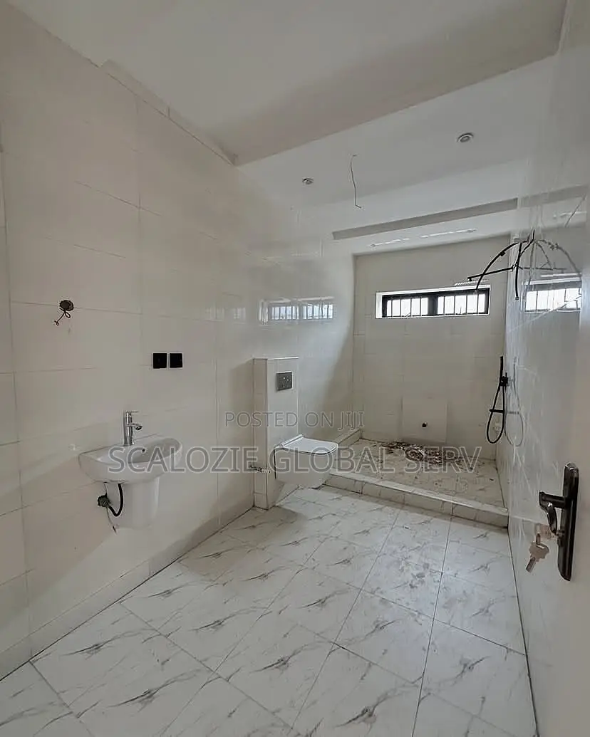 4bdrm Duplex in Sani Abacha Road, for sale in GRA Phase 2 / Port-Harcourt