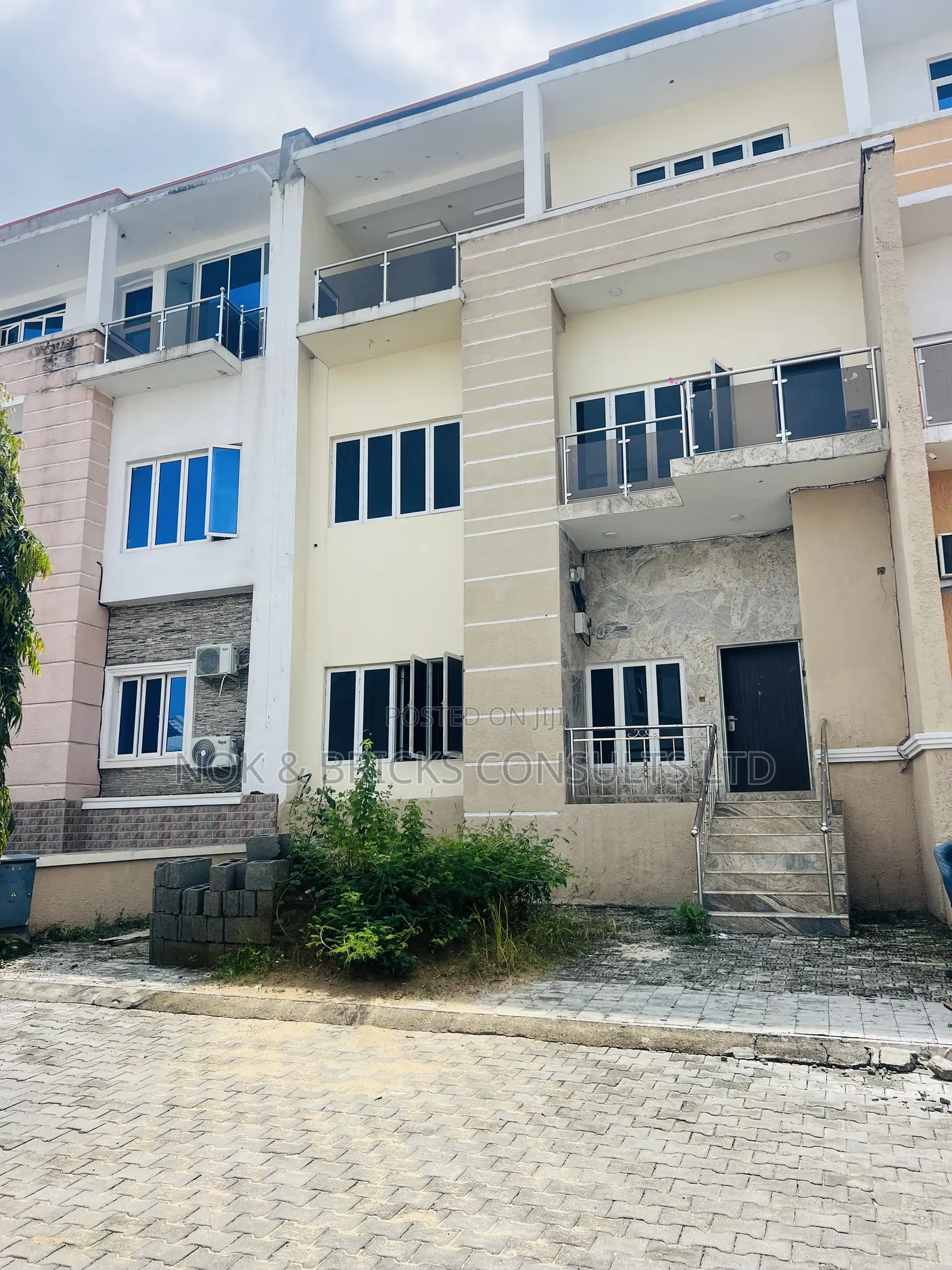 4bdrm Duplex in Cyrus Estate Wuye for sale in Wuye