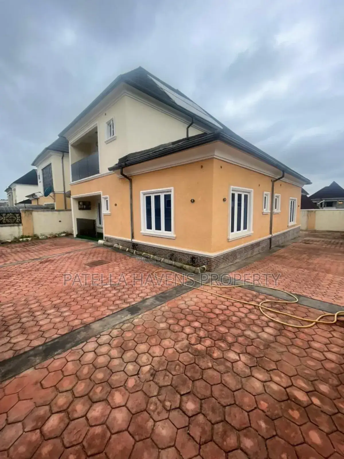 Furnished 4bdrm Duplex in Lugbe District for sale in Lugbe District