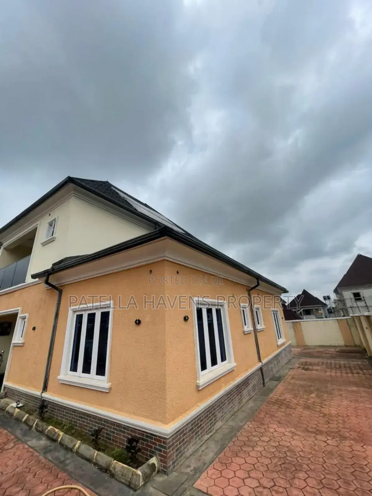 Furnished 4bdrm Duplex in Lugbe District for sale in Lugbe District