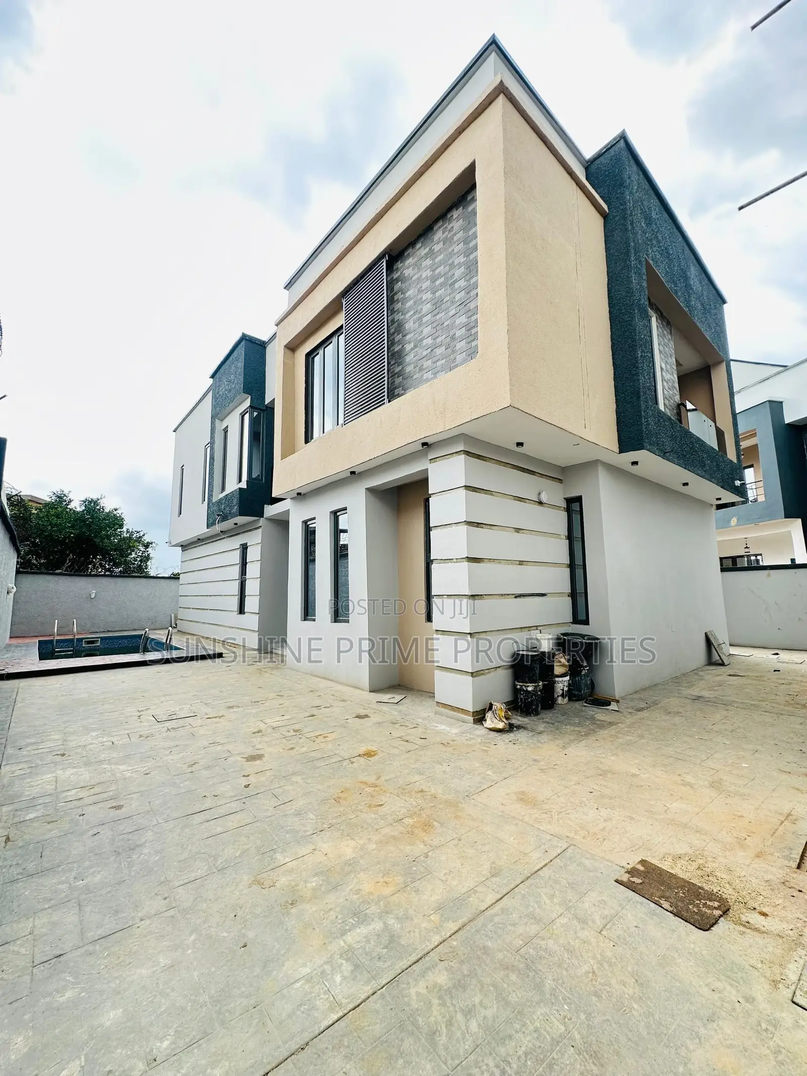 Furnished 4bdrm Duplex in Omole Phase 1 for sale in Omole Phase 1