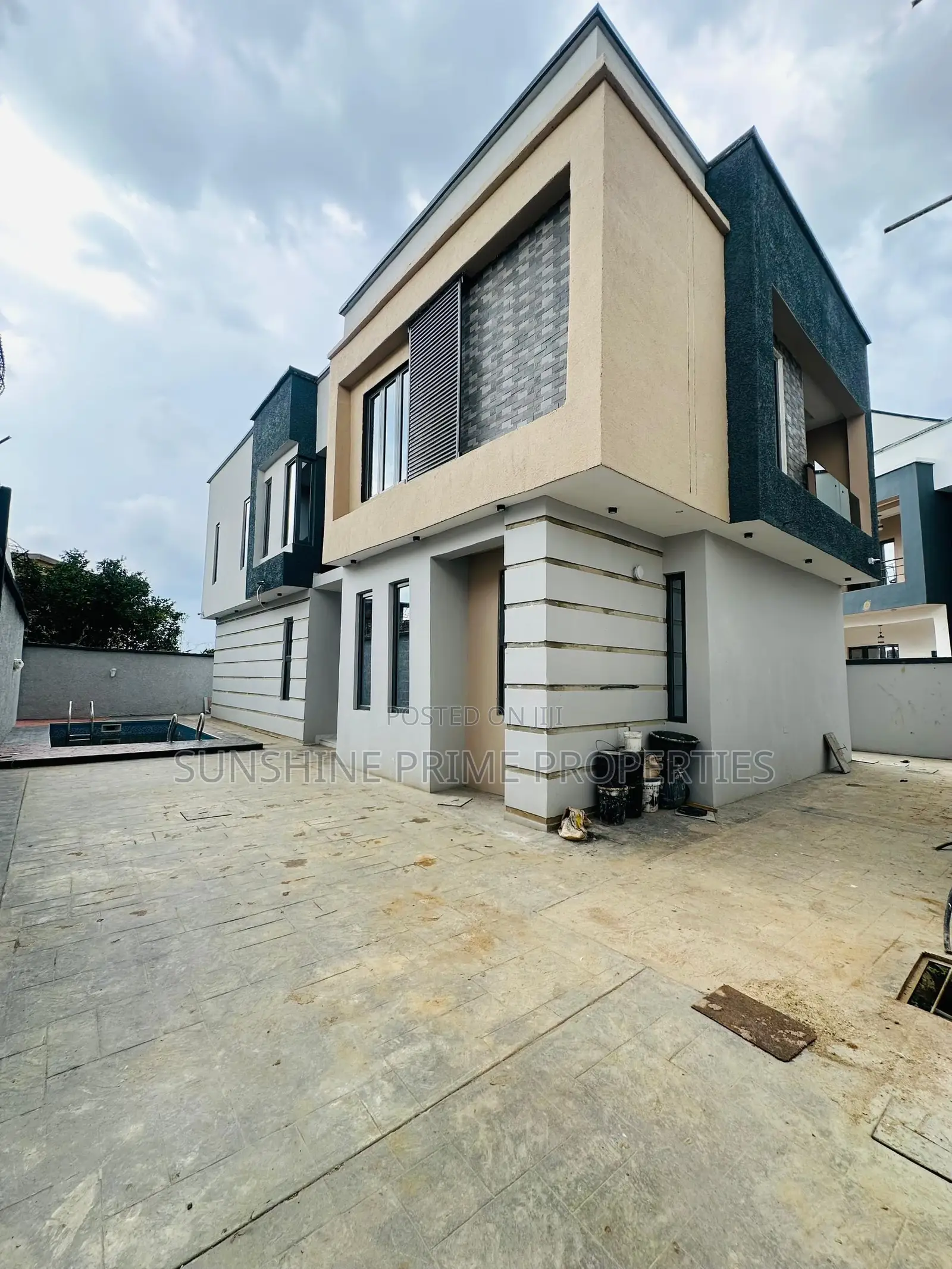 Furnished 4bdrm Duplex in Omole Phase 1 for sale in Omole Phase 1