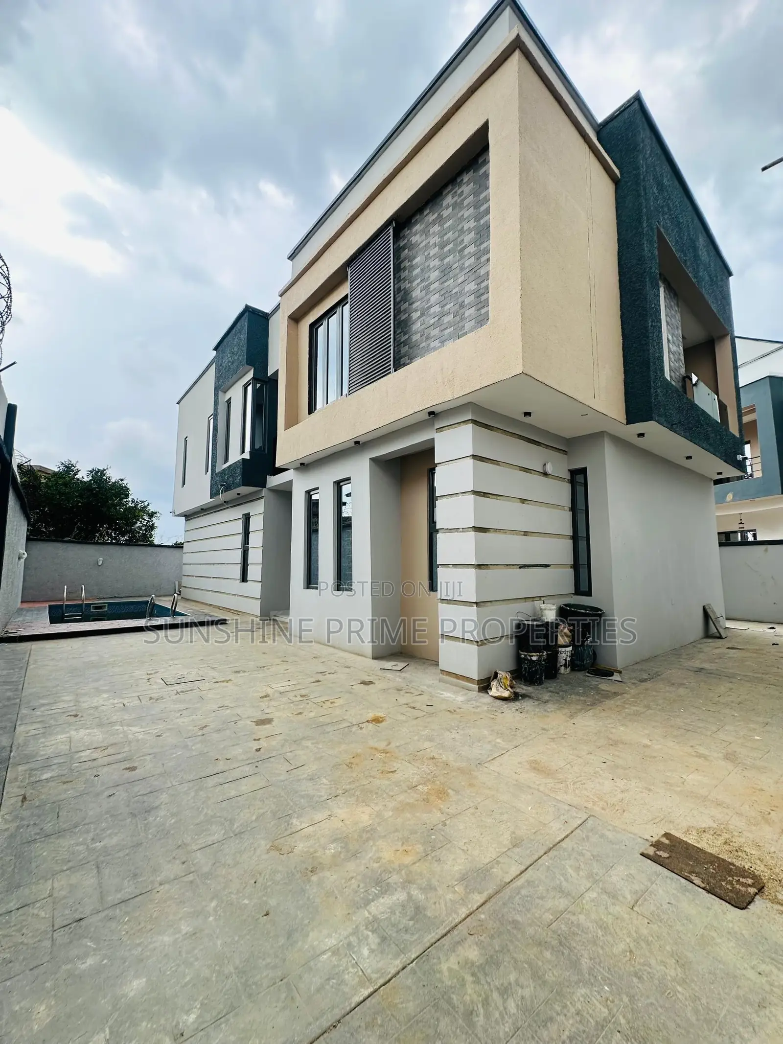 Furnished 4bdrm Duplex in Omole Phase 1 for sale in Omole Phase 1