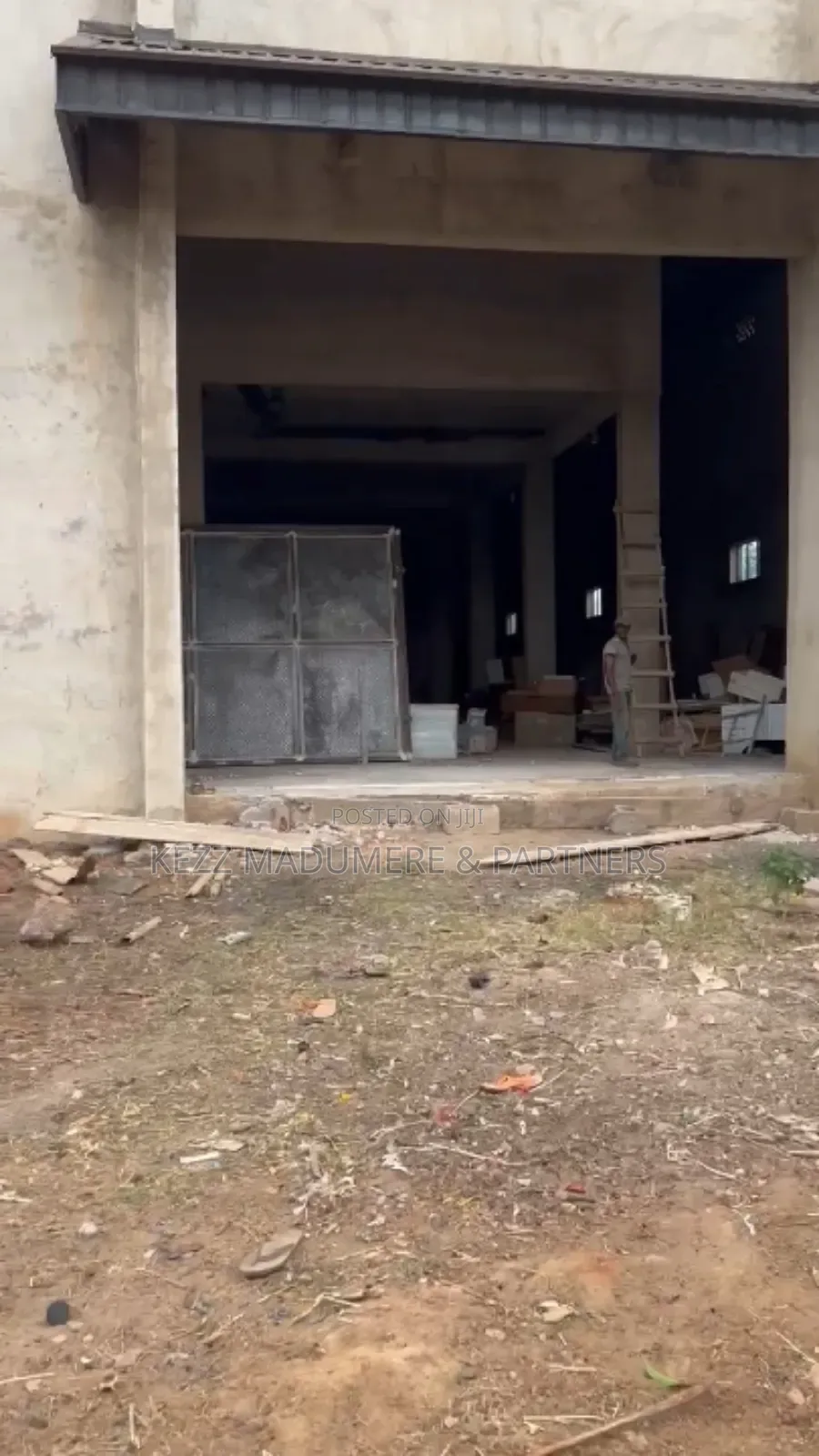 For Sale : 2000 SQMTS Warehouse in Enugu, Enugu State in Enugu
