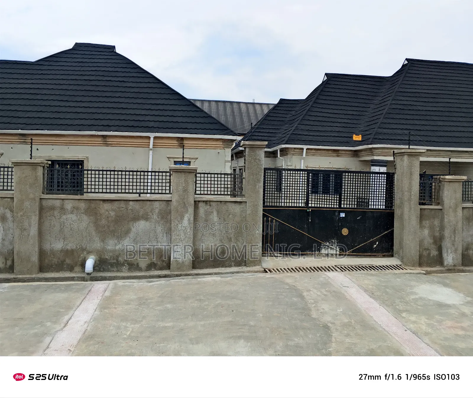 3bdrm Block of Flats in Atere Estate, Oluyole for sale in Oluyole