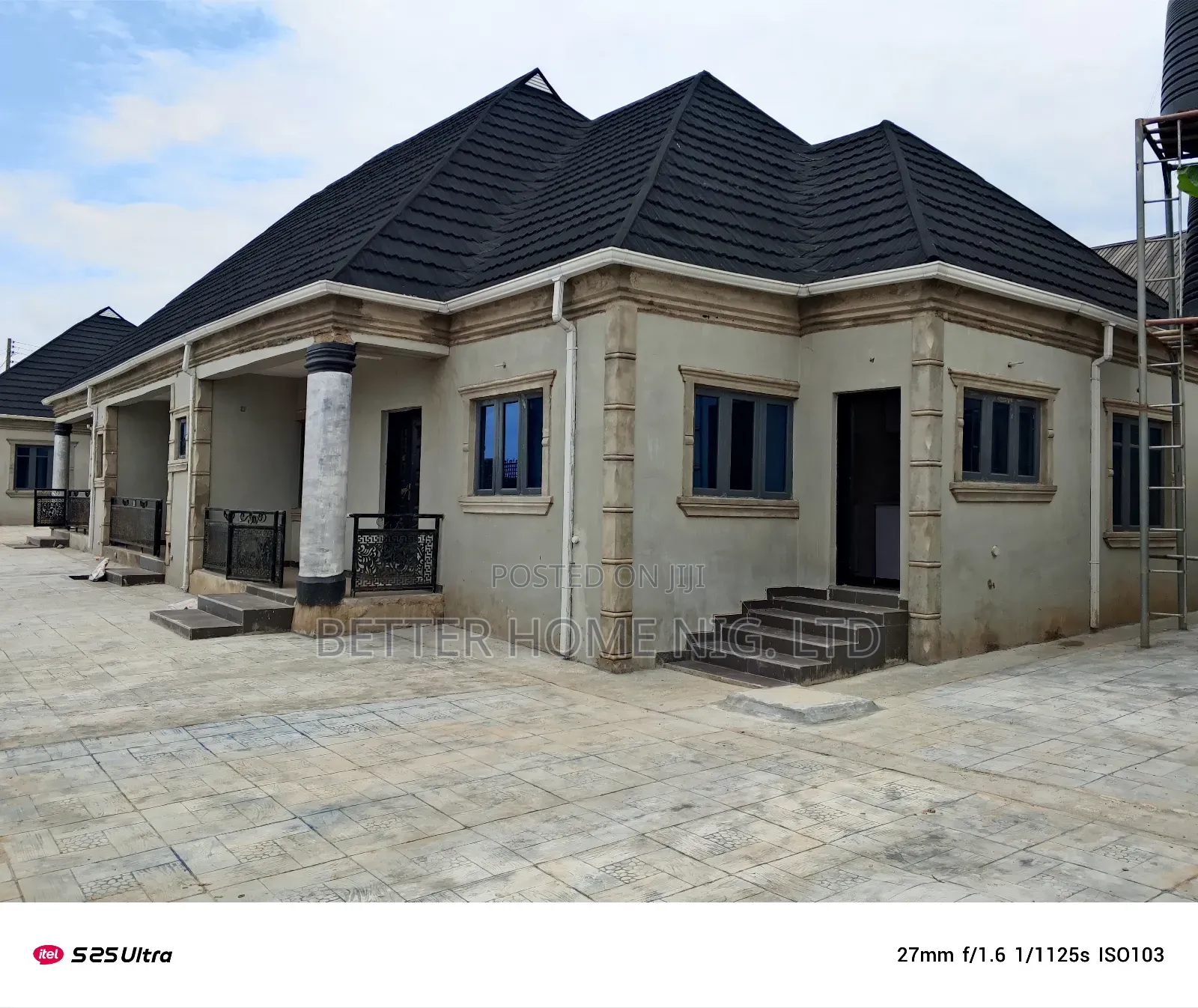 3bdrm Block of Flats in Atere Estate, Oluyole for sale in Oluyole