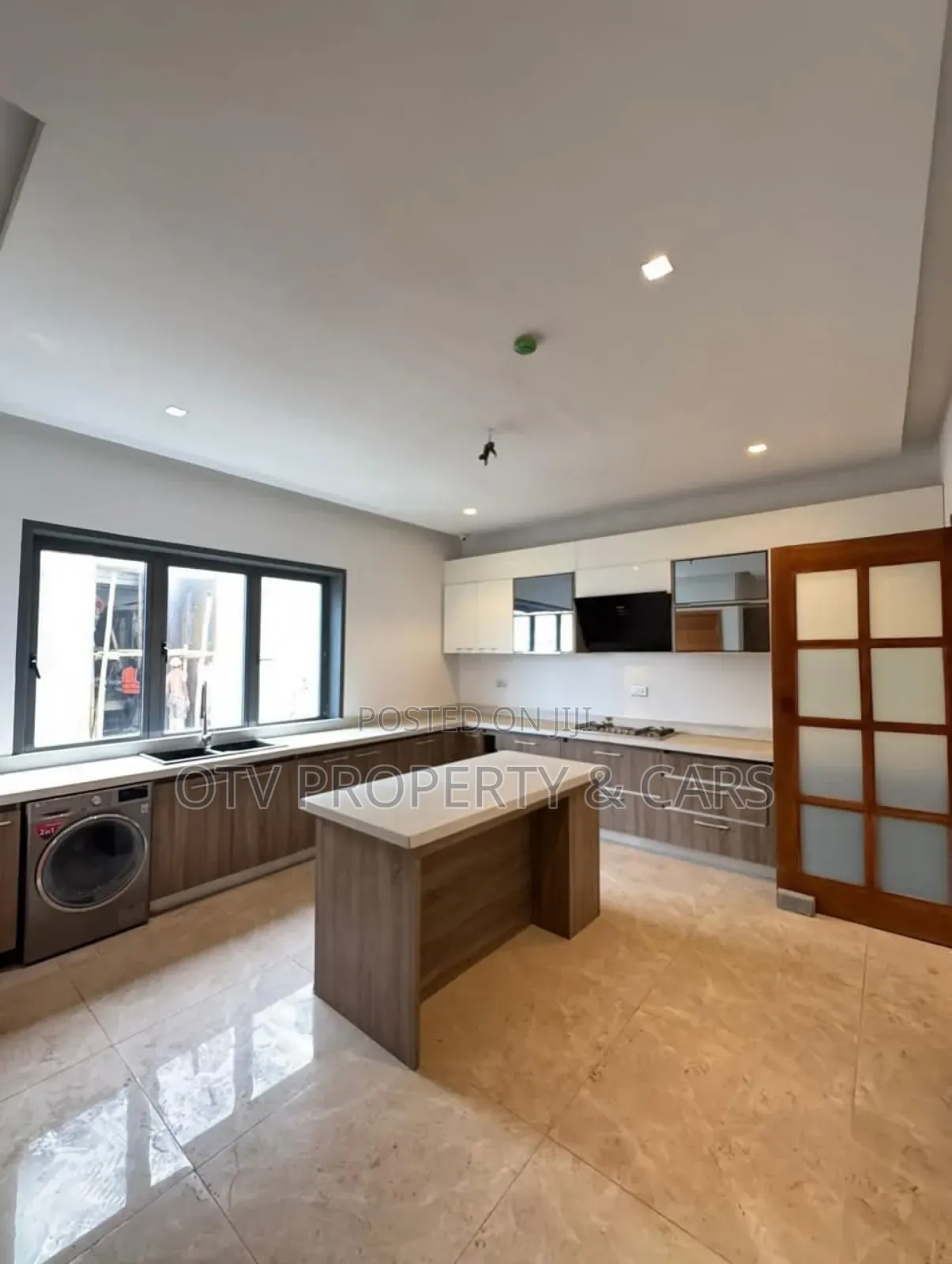 Furnished 5bdrm Duplex in Banana Island for sale in Banana Island