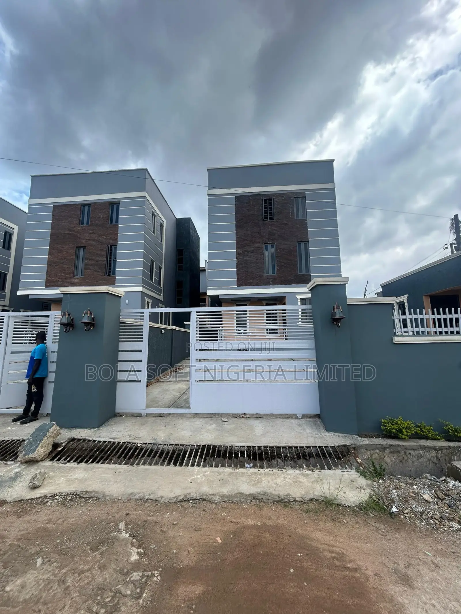 4bdrm Duplex in Aare Bodija for sale in Bodija