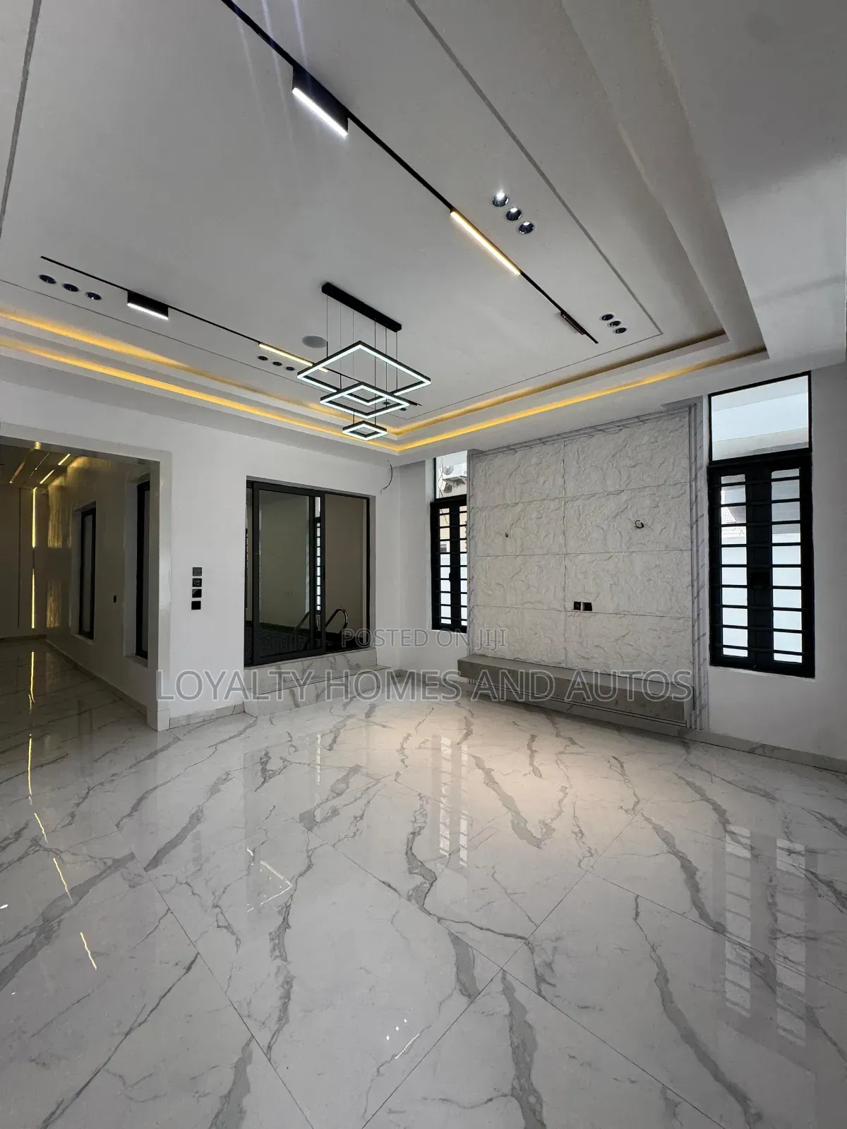 5bdrm Duplex in Chevron Lekki Lagos for sale in Chevron