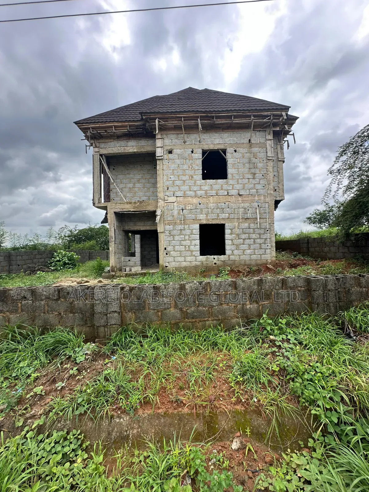 4bdrm Duplex in In An Estate for sale in Gwarinpa