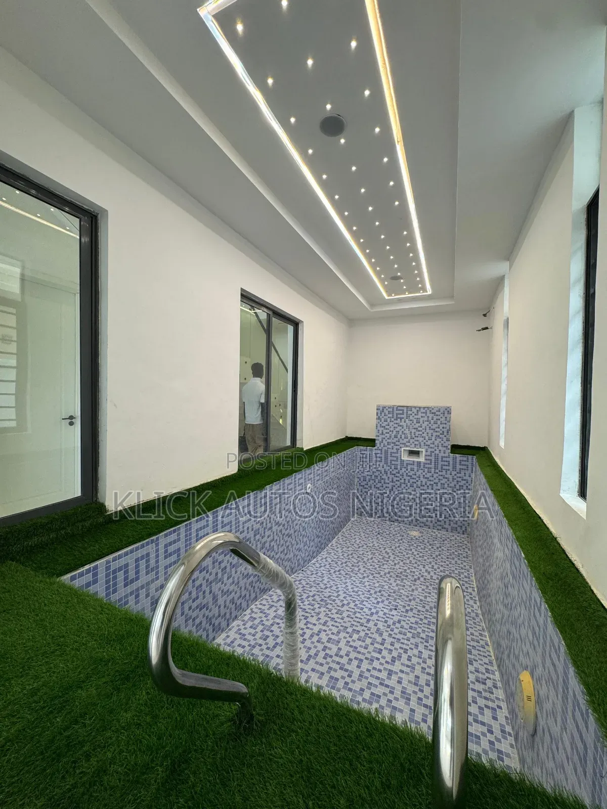 Furnished 5bdrm Duplex in Chevron for sale in Chevron