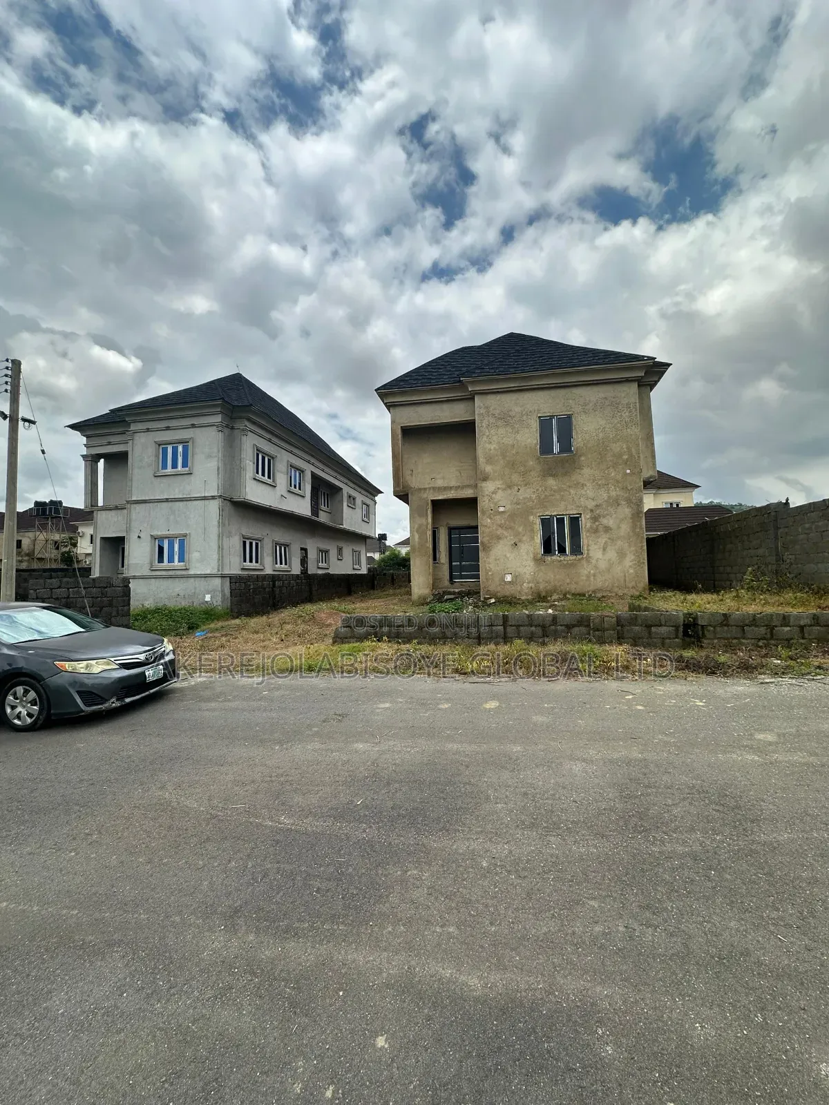4bdrm Duplex in In An Estate for sale in Gwarinpa