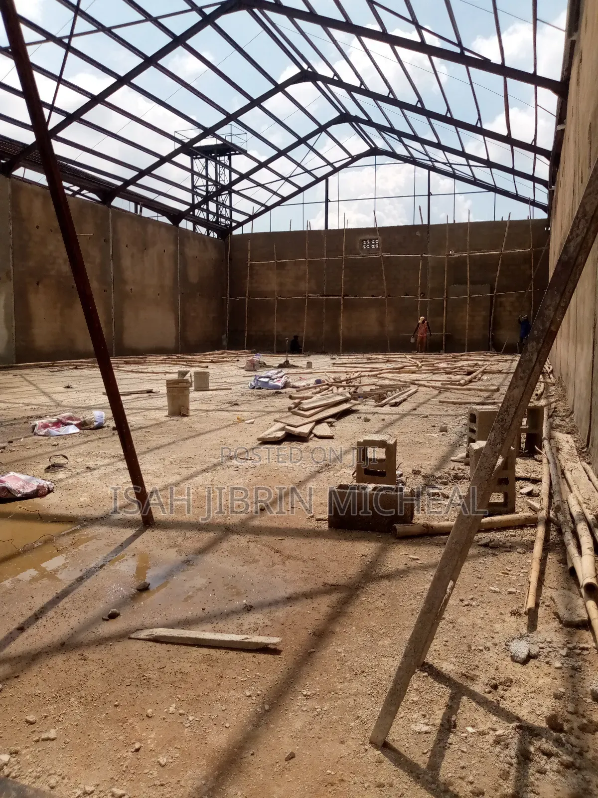 Newly Built Warehouse Along Kubwa Express for Rent. in Kubwa