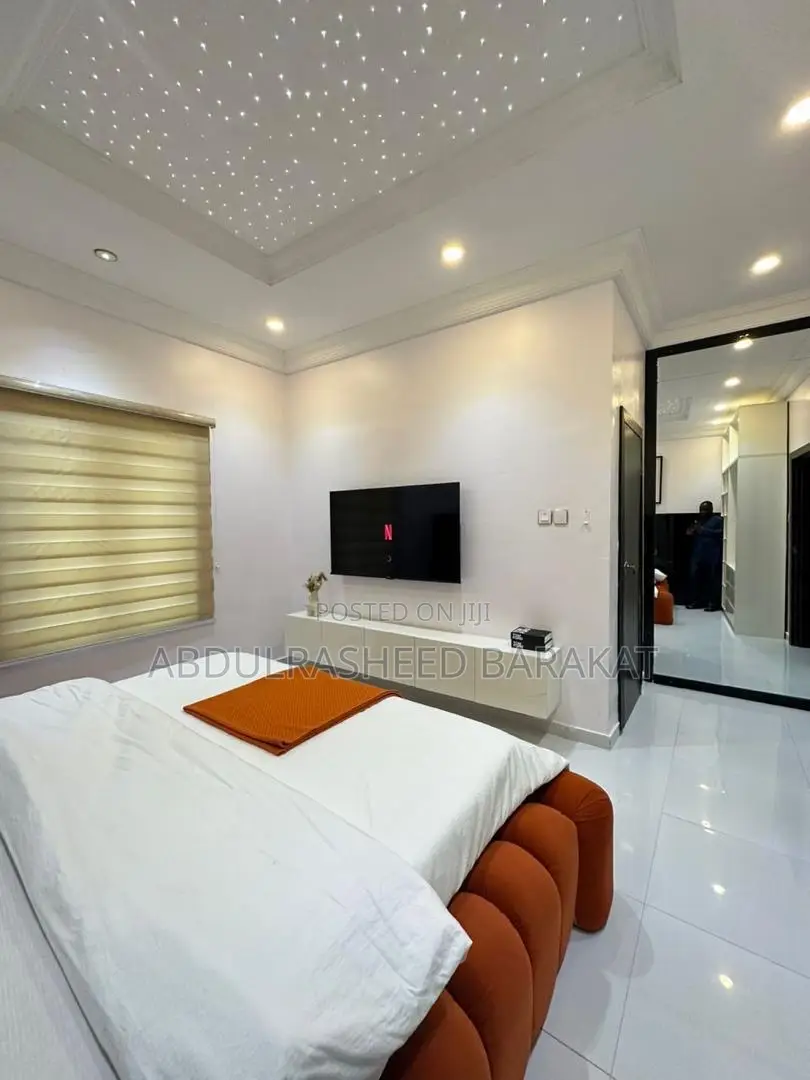 Aesthetically Pleasing Studio Apartment in Osapa london
