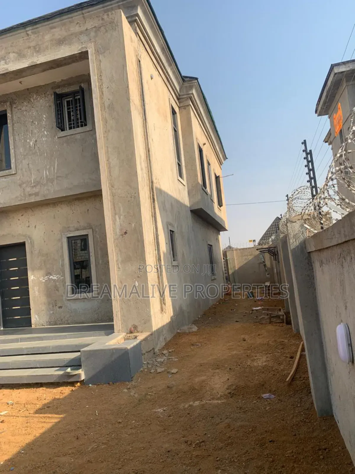 4bdrm Duplex in An Estate, Lugbe District for sale in Lugbe District