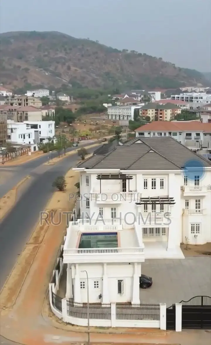 7bdrm Duplex in Katampe Extension for sale in Katampe Extension