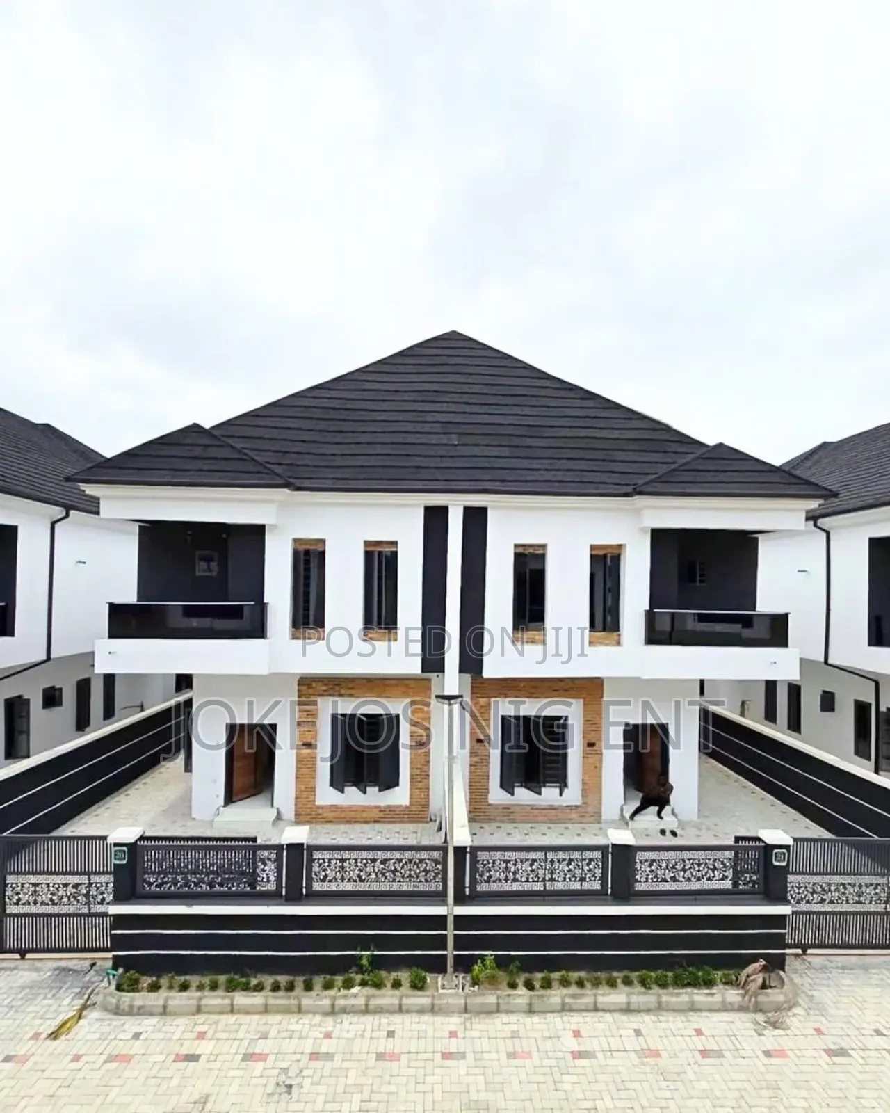 4bdrm Duplex in Orchid, Chevron for sale in Chevron