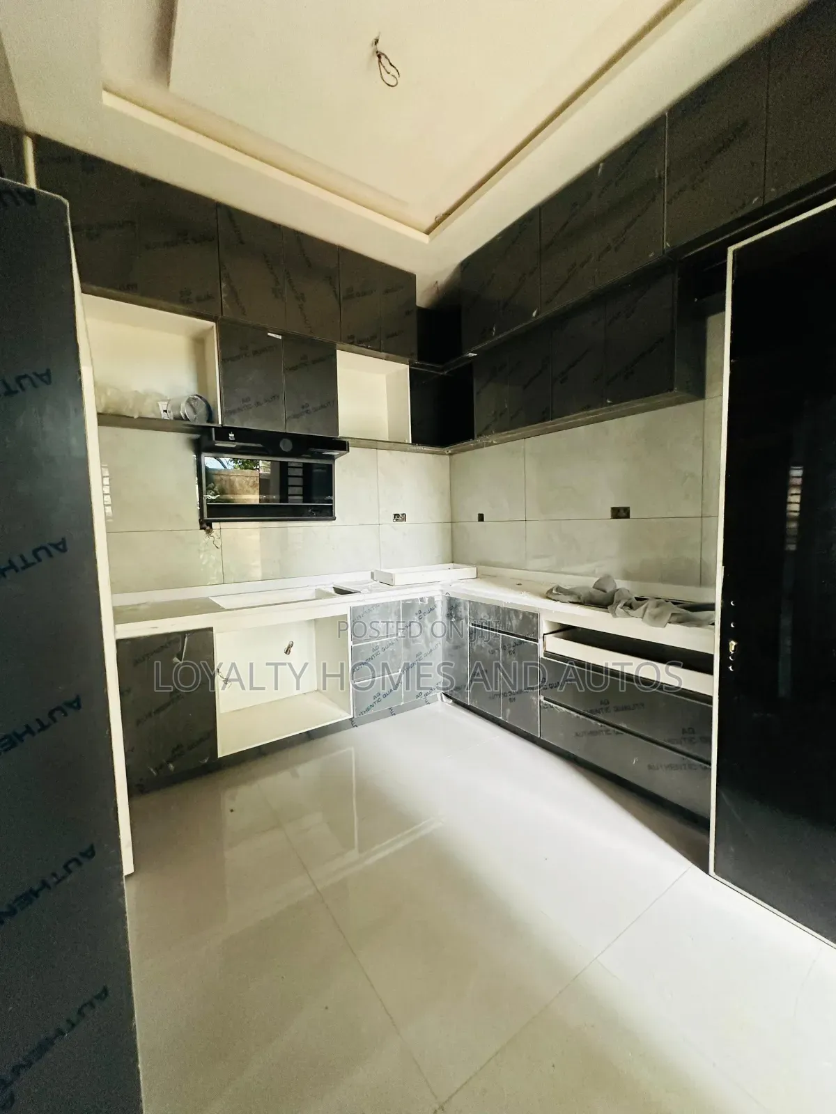 4bdrm Duplex in Alausa Ikeja Lagos for sale in Ikeja