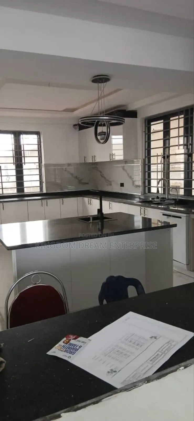 5bdrm House in Omole Phase 1 for sale in Omole Phase 1