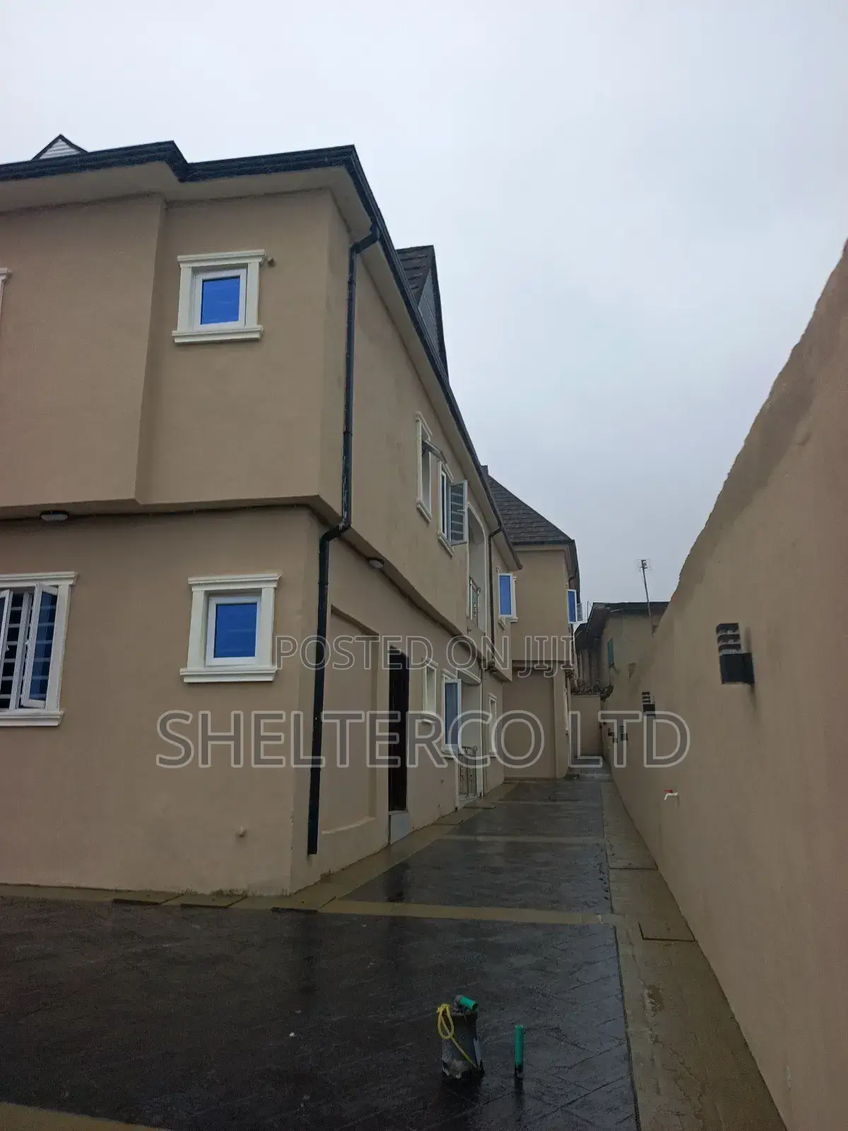 3bdrm Apartment in Gated Close, Ogba for sale in Ogba