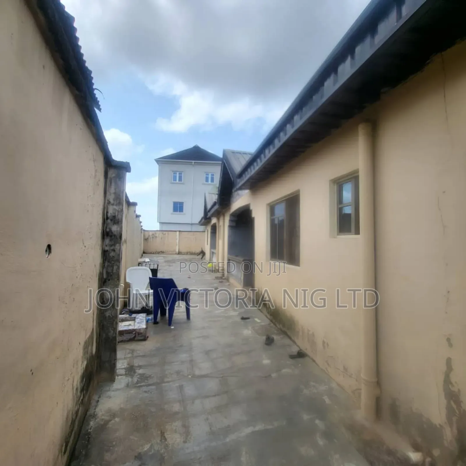 6bdrm Block of Flats in Jimoah, Ikotun/Igando for sale in Ikotun/Igando