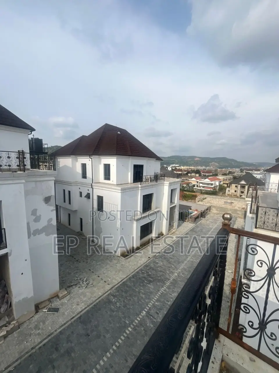 6bdrm Duplex in Katampe Extension for sale in Katampe Extension