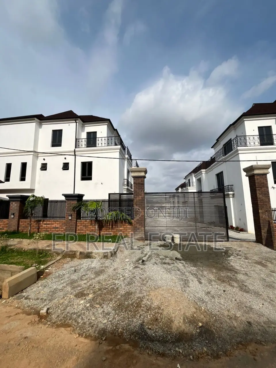 6bdrm Duplex in Katampe Extension for sale in Katampe Extension