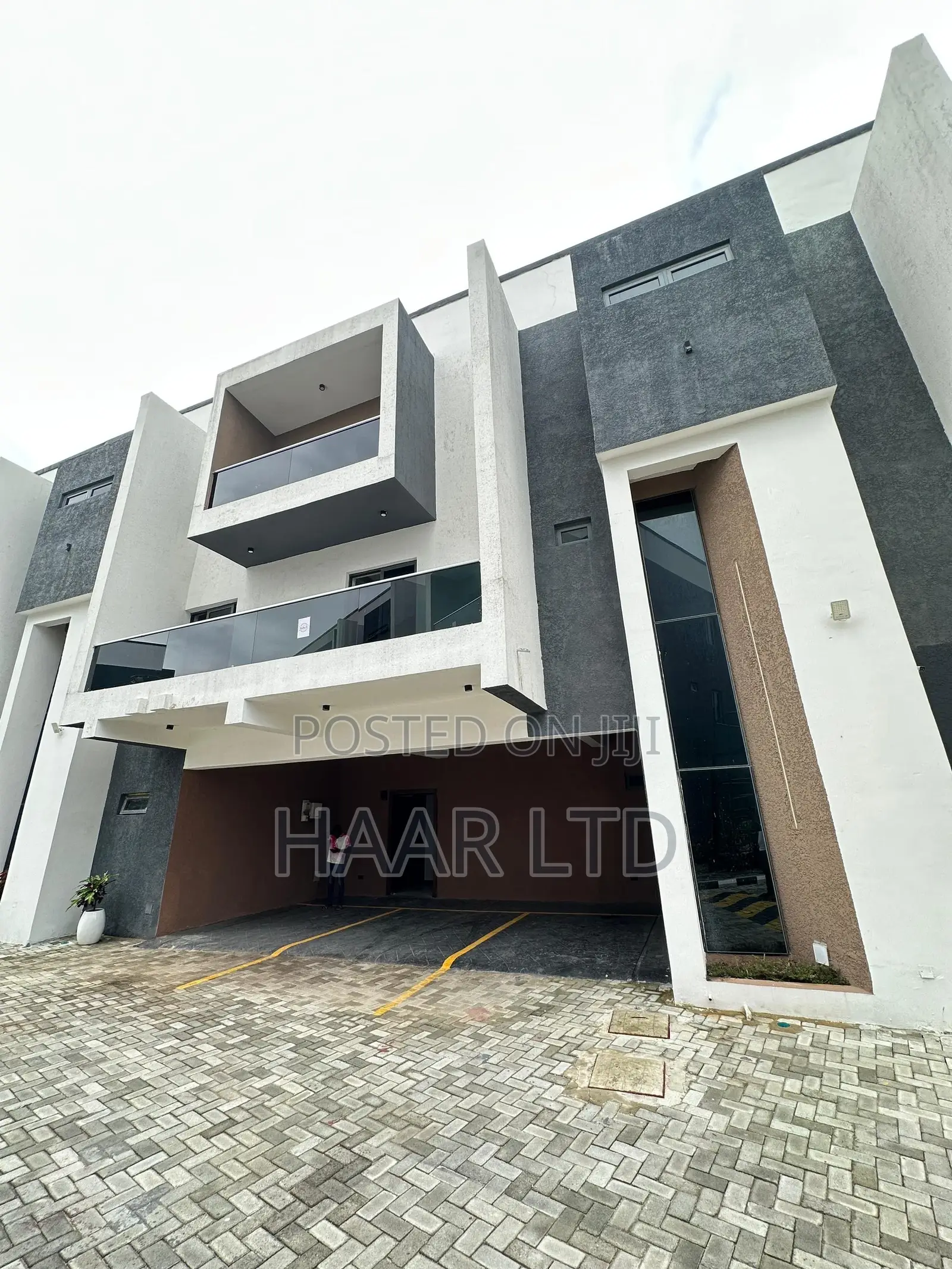 4bdrm Duplex in Ikate for sale in Ikate