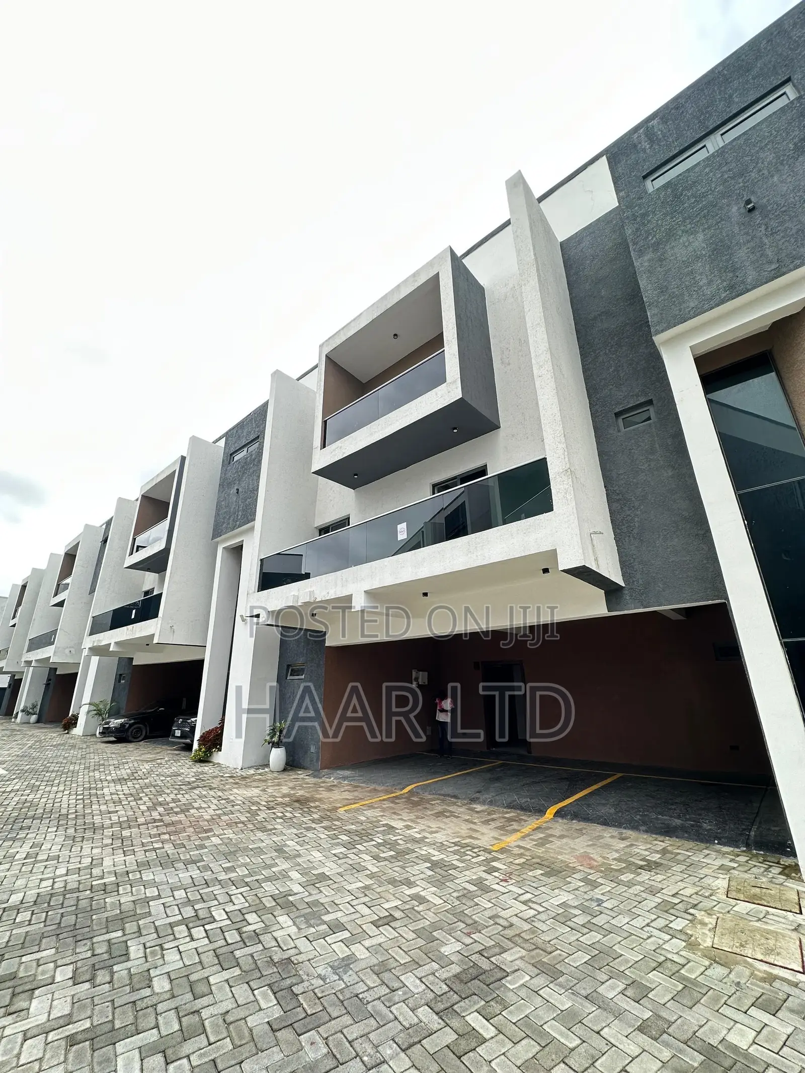 4bdrm Duplex in Ikate for sale in Ikate