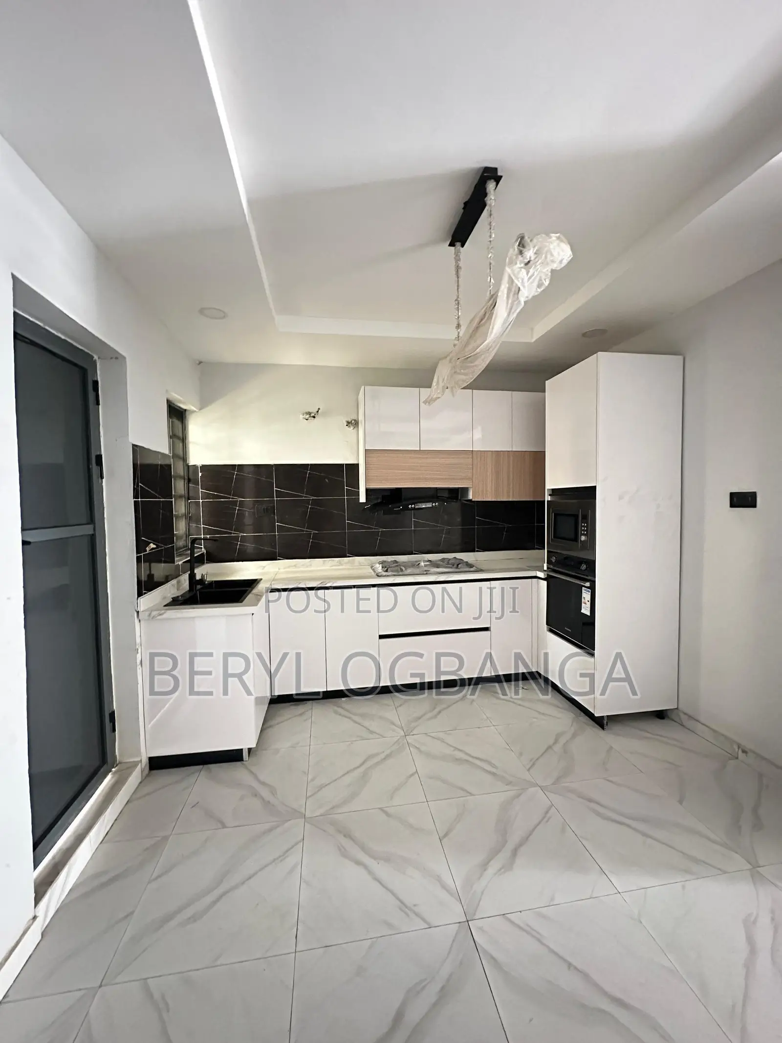 4bdrm Duplex in Ikate for sale in Ikate