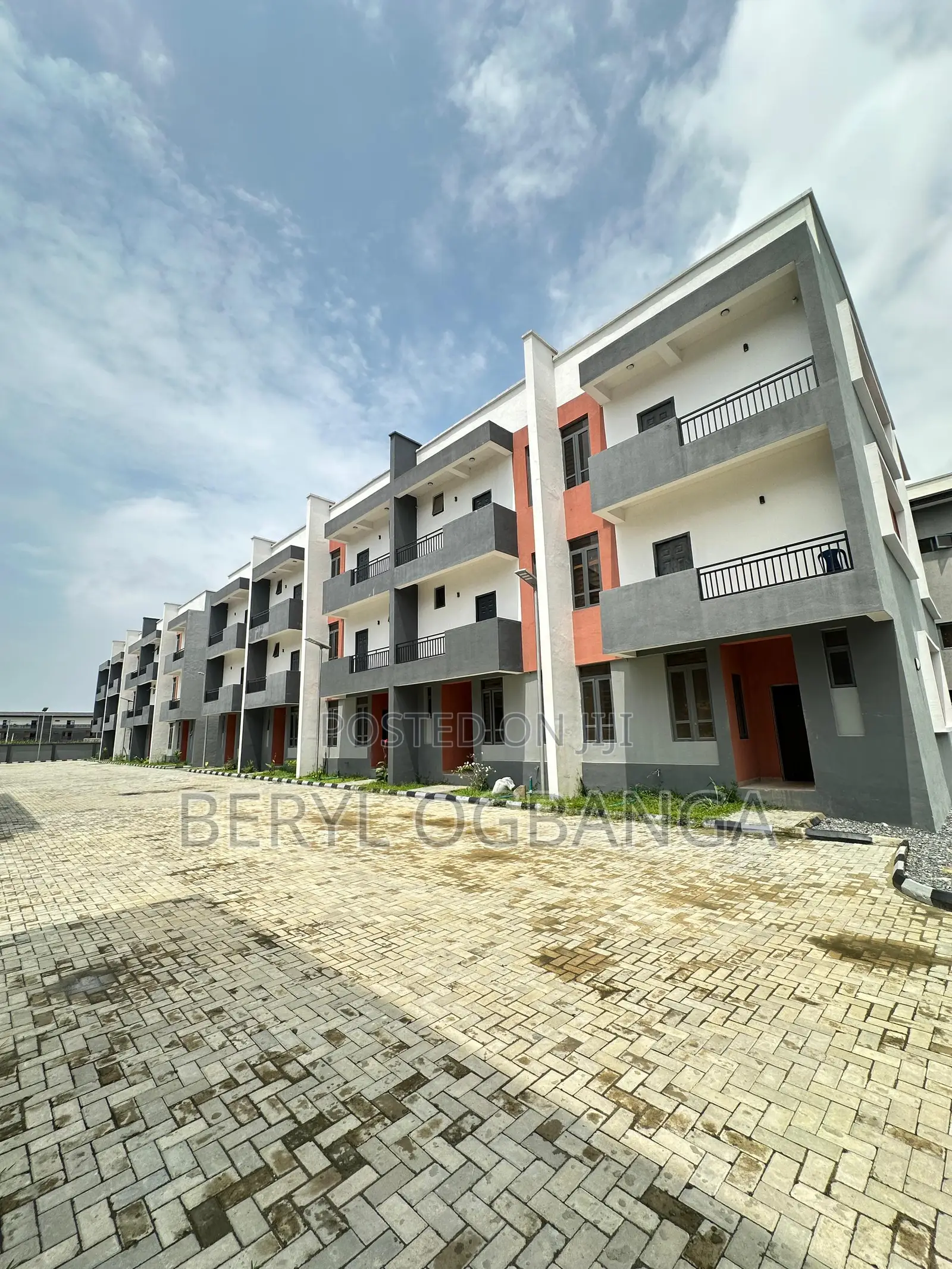 4bdrm Townhouse/Terrace in Ikate for sale in Ikate