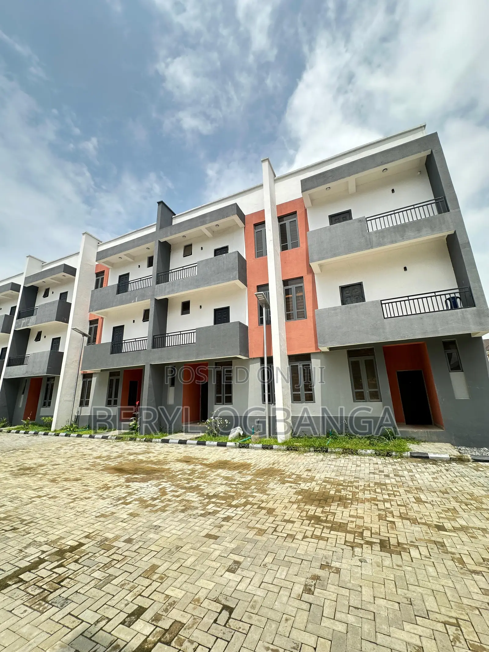 4bdrm Townhouse/Terrace in Ikate for sale in Ikate