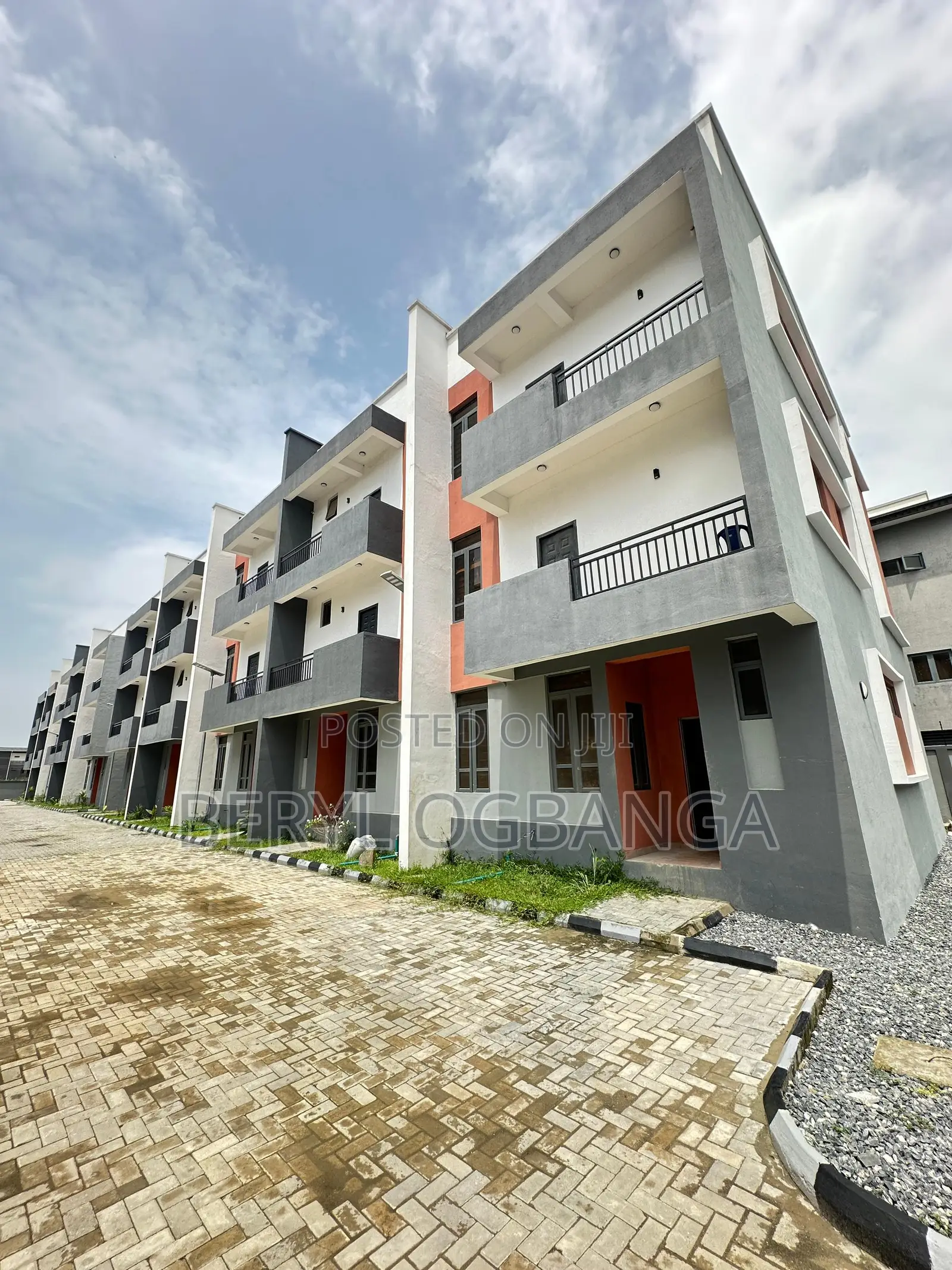 4bdrm Townhouse/Terrace in Ikate for sale in Ikate