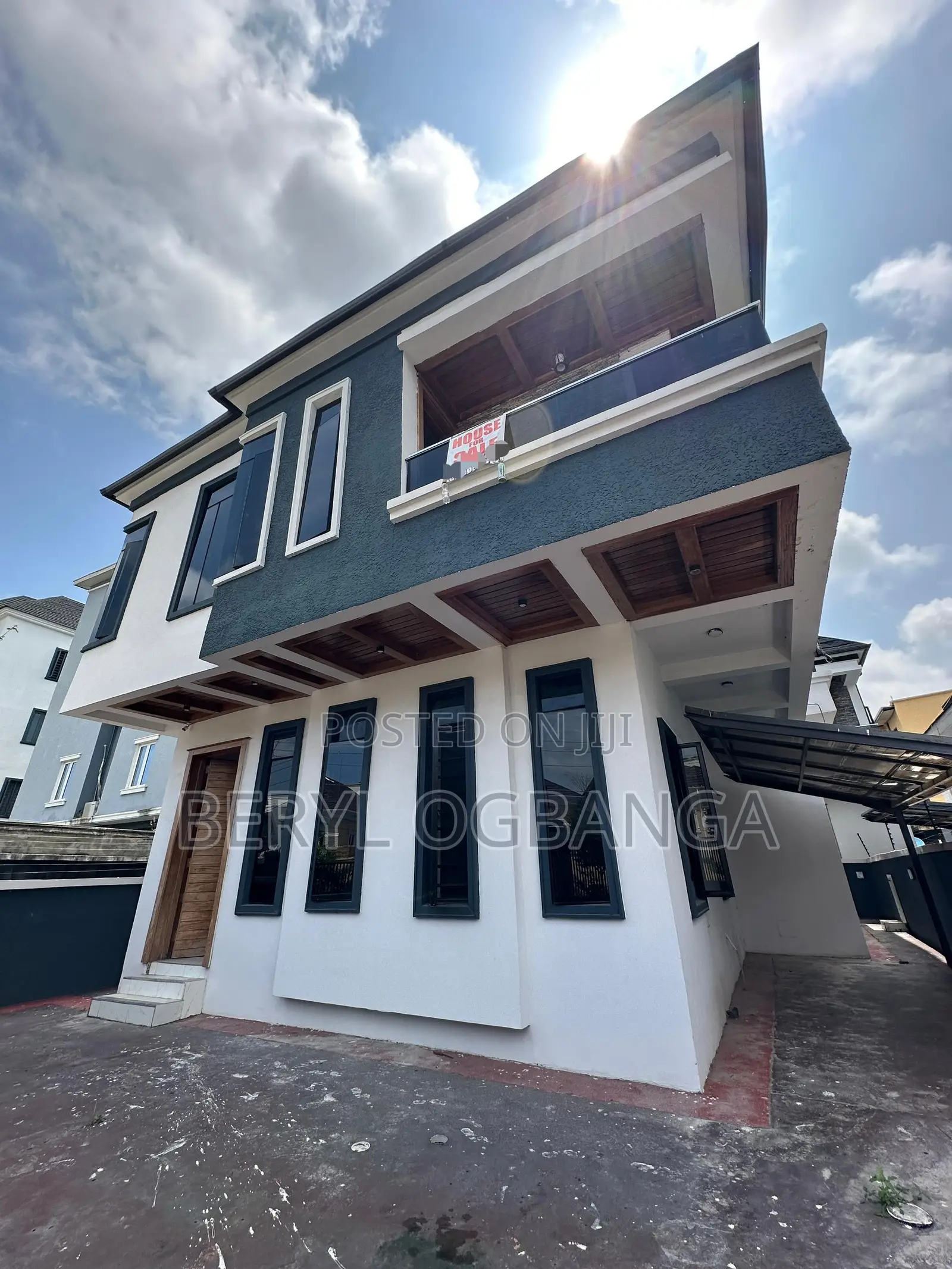 5bdrm Duplex in Lekki Phase 2 for sale in Lekki Phase 2