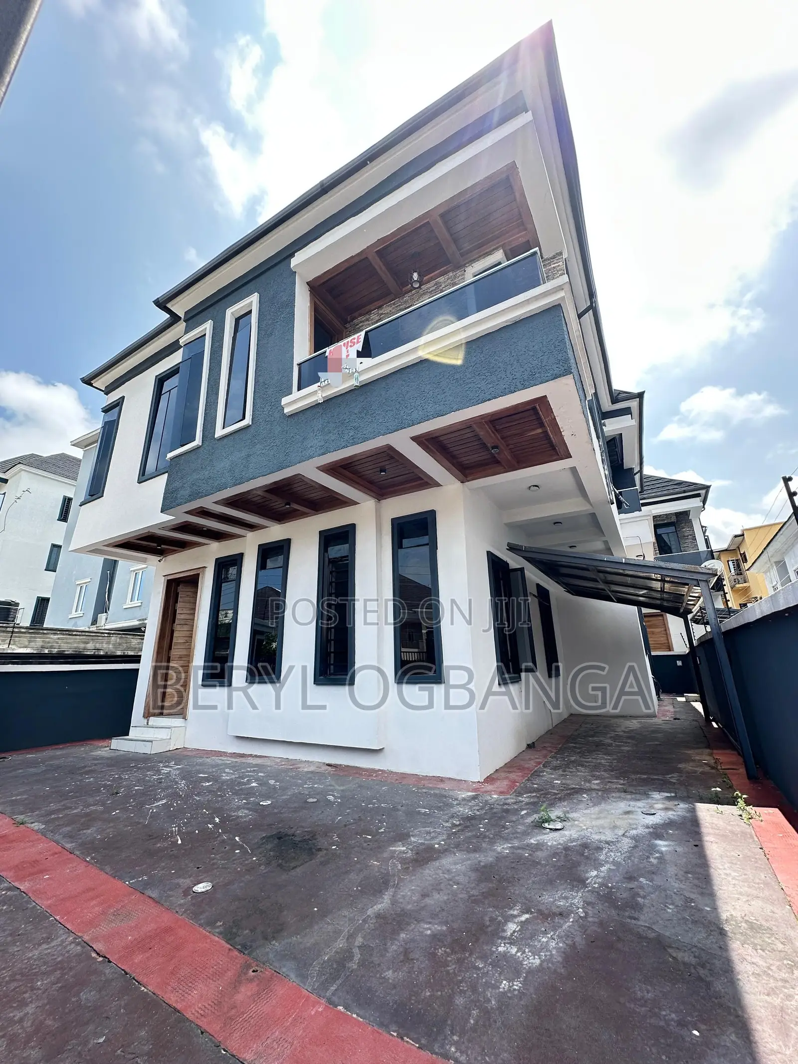 5bdrm Duplex in Lekki Phase 2 for sale in Lekki Phase 2