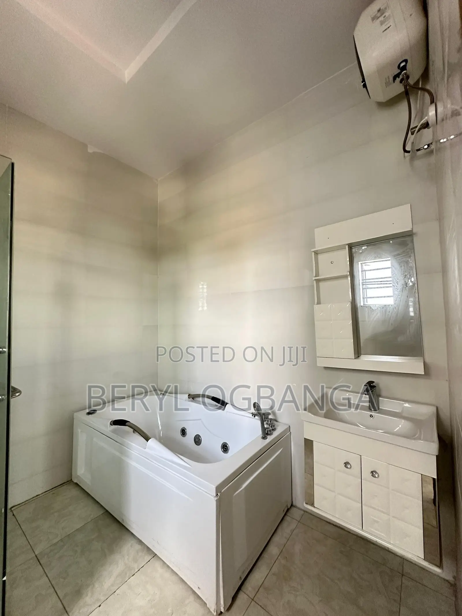 5bdrm Duplex in Lekki Phase 2 for sale in Lekki Phase 2