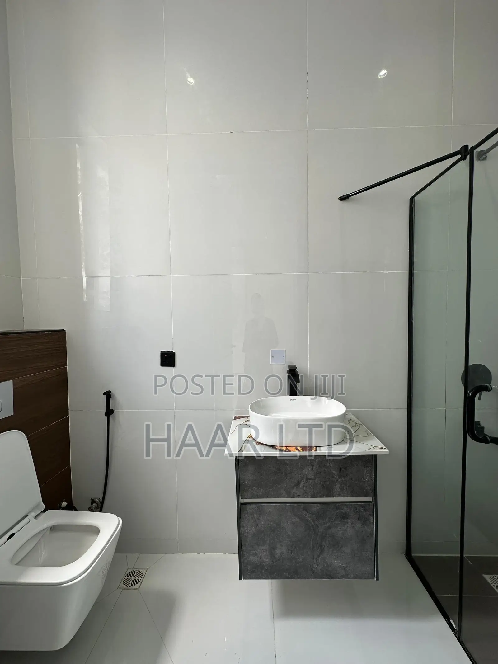 5bdrm Duplex in Lekki Phase 2 for sale in Lekki Phase 2