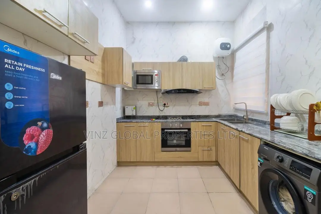 Luxury Sharp 4 Bedroom Shortlet Apartment With Ps5 Swimming Pool in Lekki