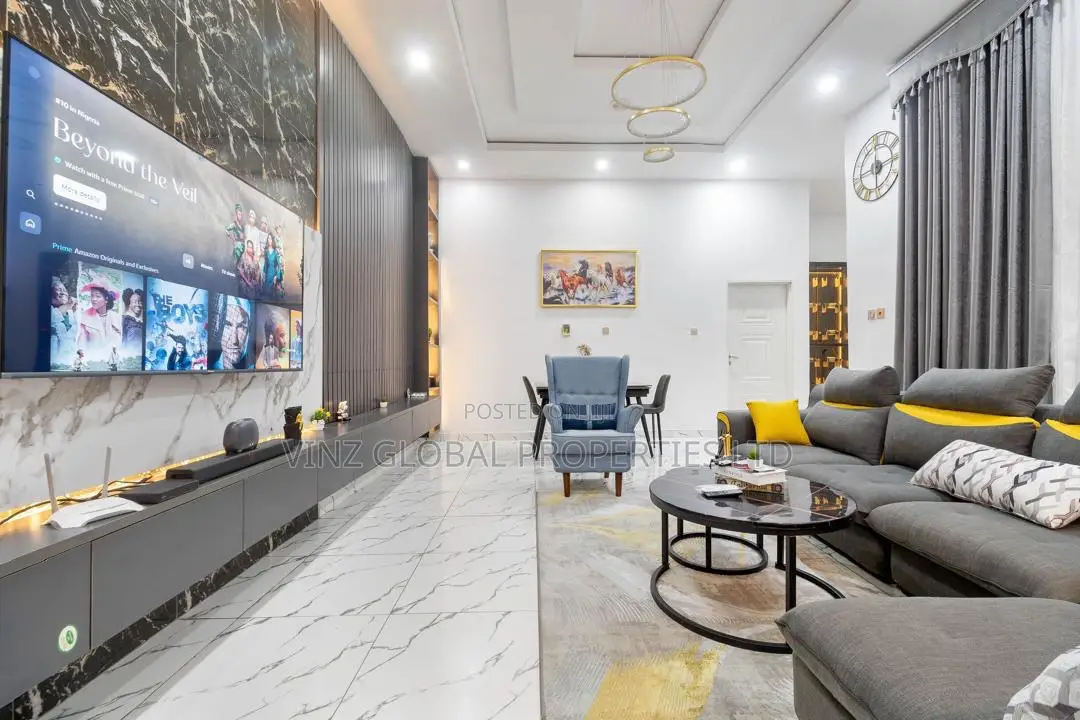 Luxury Sharp 4 Bedroom Shortlet Apartment With Ps5 Swimming Pool in Lekki