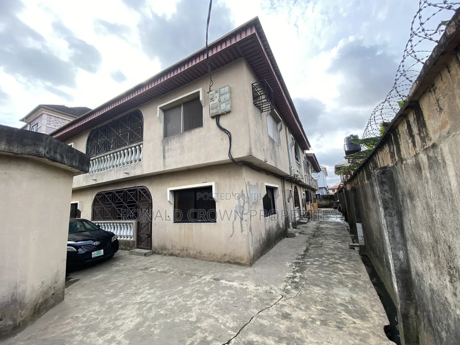 3bdrm Block of Flats in Ago Palace for sale in Ago Palace