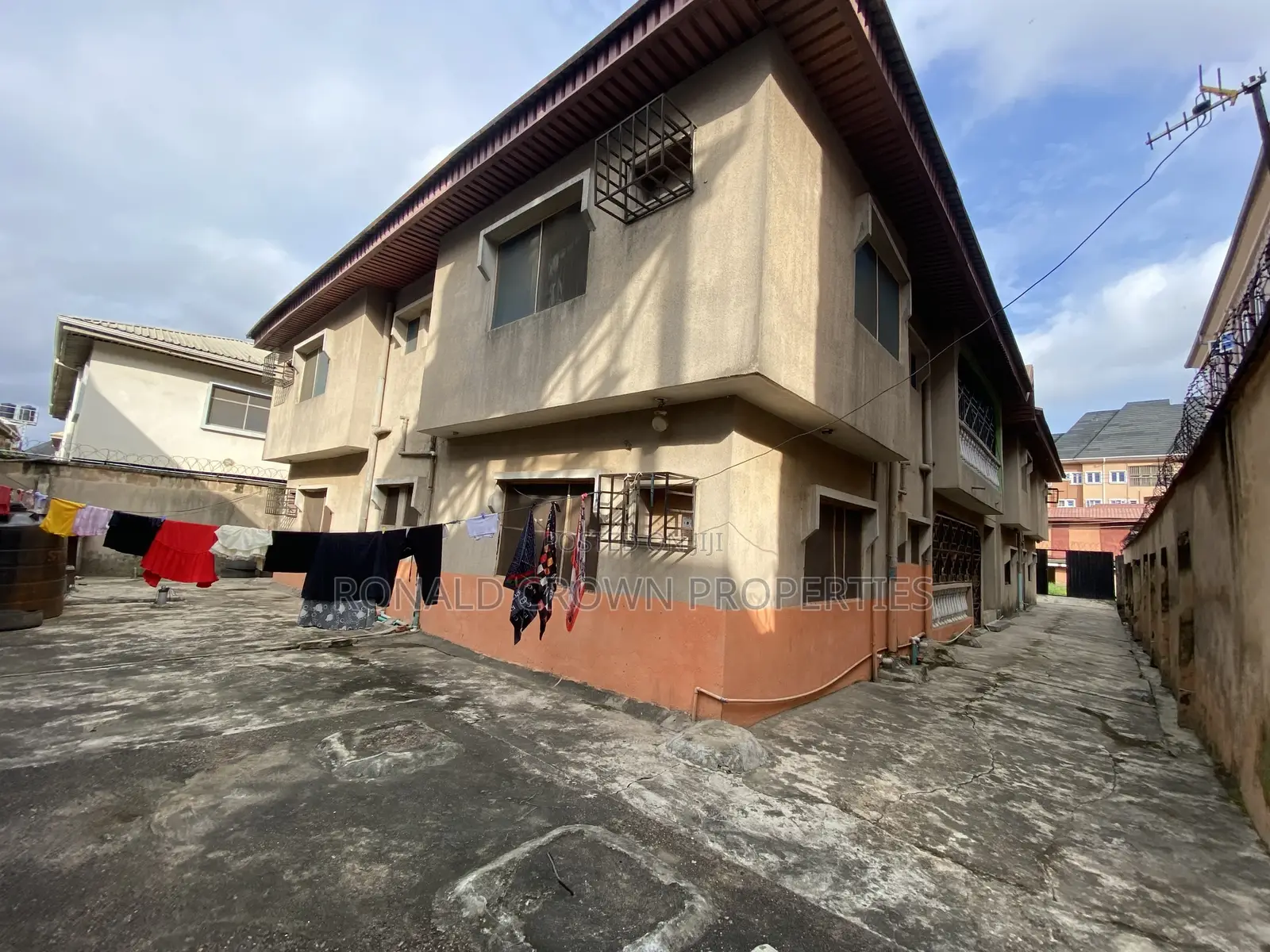 3bdrm Block of Flats in Ago Palace for sale in Ago Palace