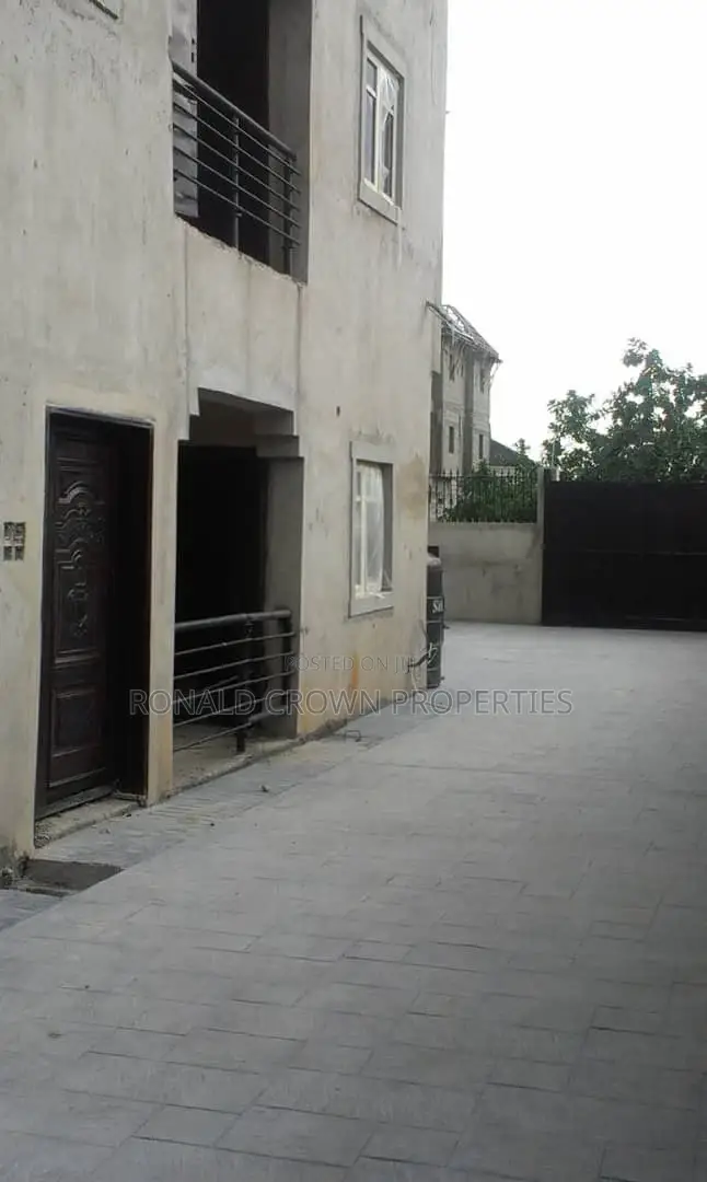 3bdrm Block of Flats in Ago Palace for sale in Ago Palace