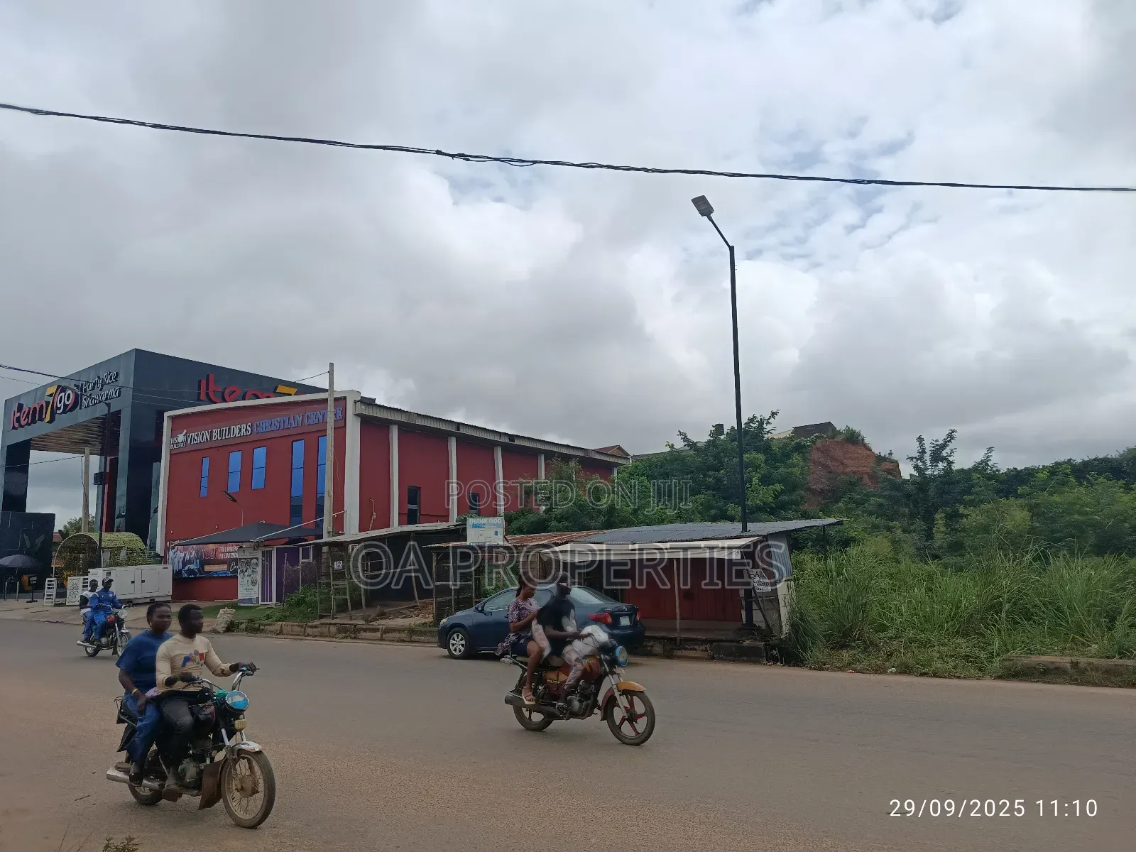 Commercial Land 5448 SQM 4sale at Item7 Ologuneru -Eleyele Rd, Ibadan. in Ibadan