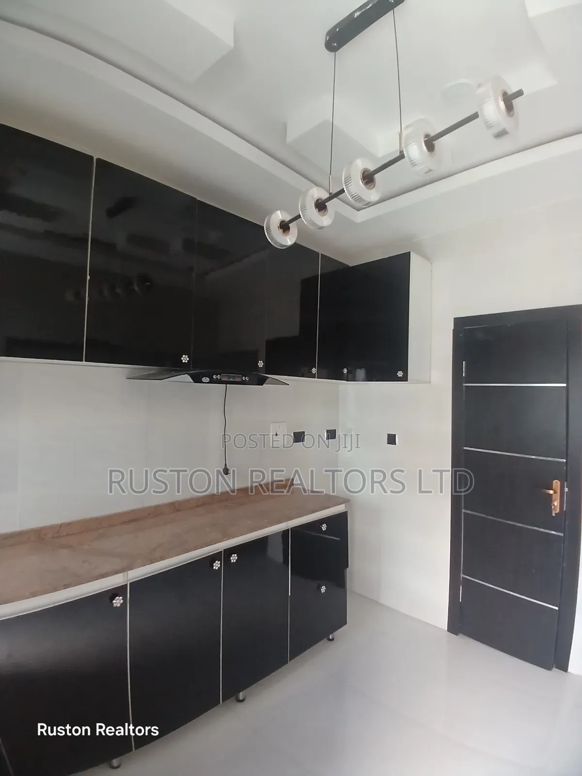 5bdrm Duplex in Bodija for sale in Bodija