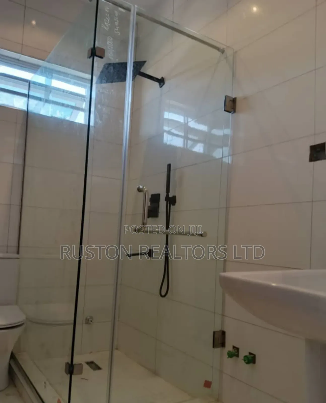 4bdrm Duplex in Bodija for sale in Bodija