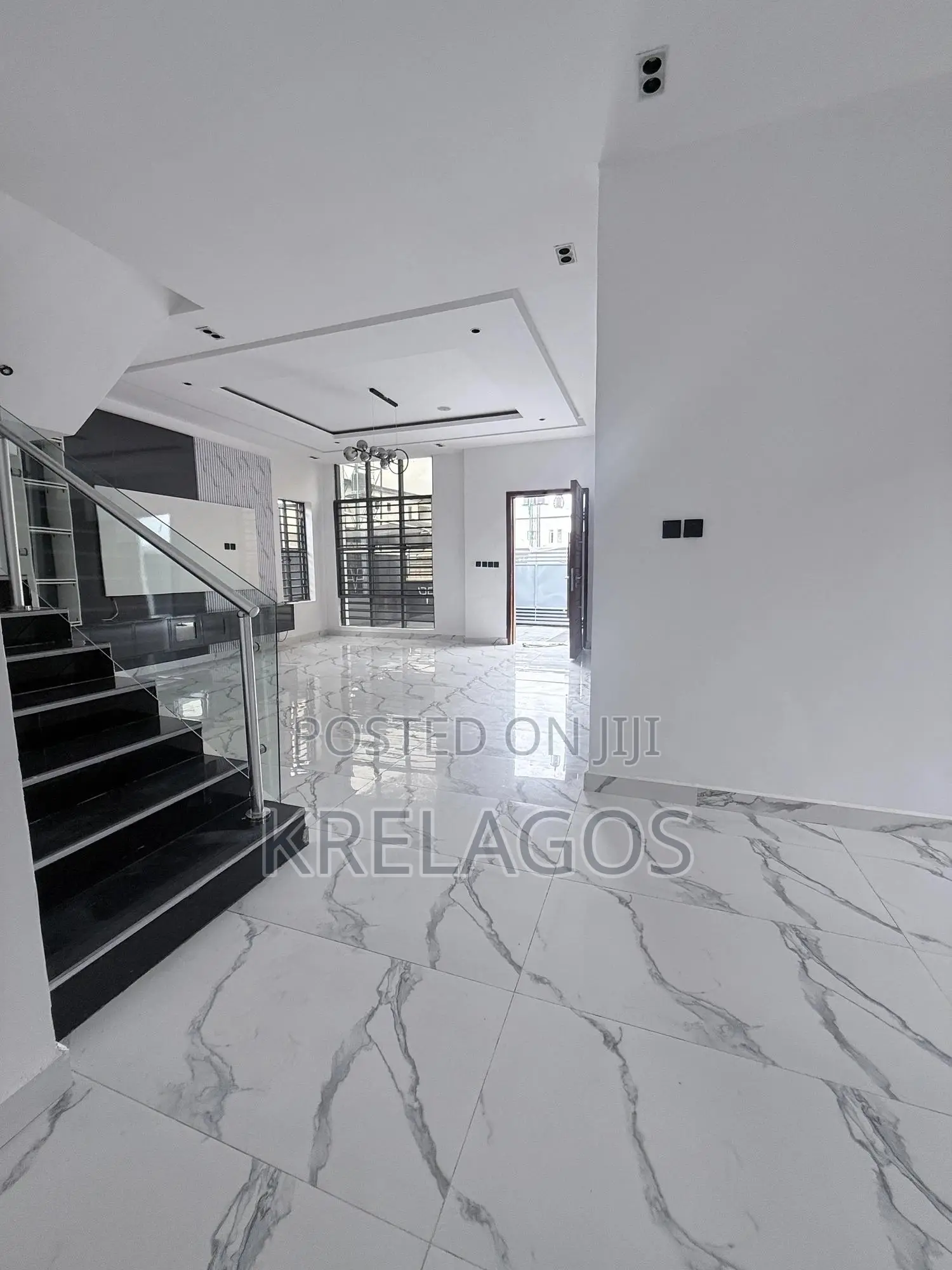 5bdrm Duplex in Sangotedo for sale in Sangotedo