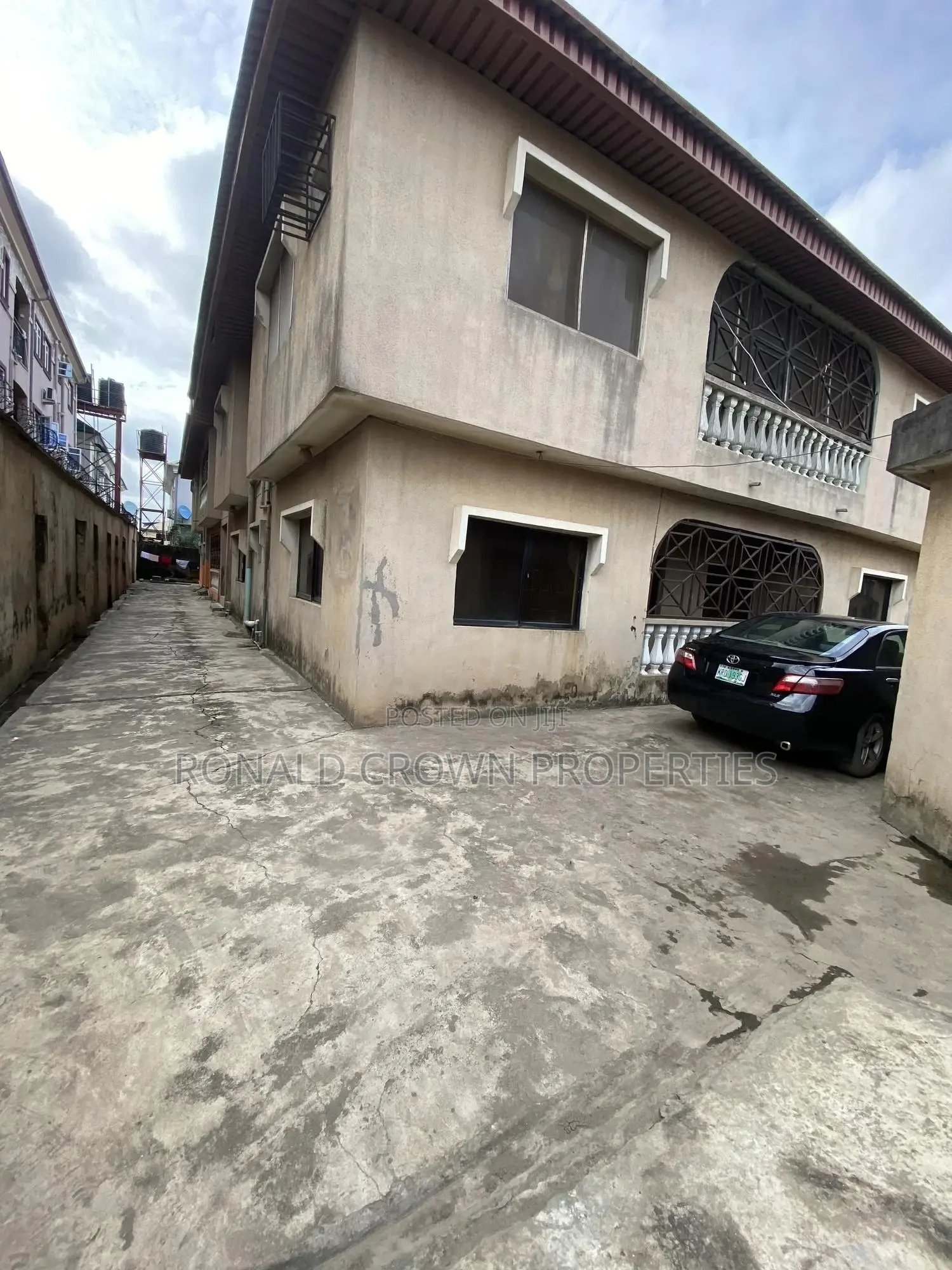 3bdrm Block of Flats in Ago Palace for sale in Ago Palace